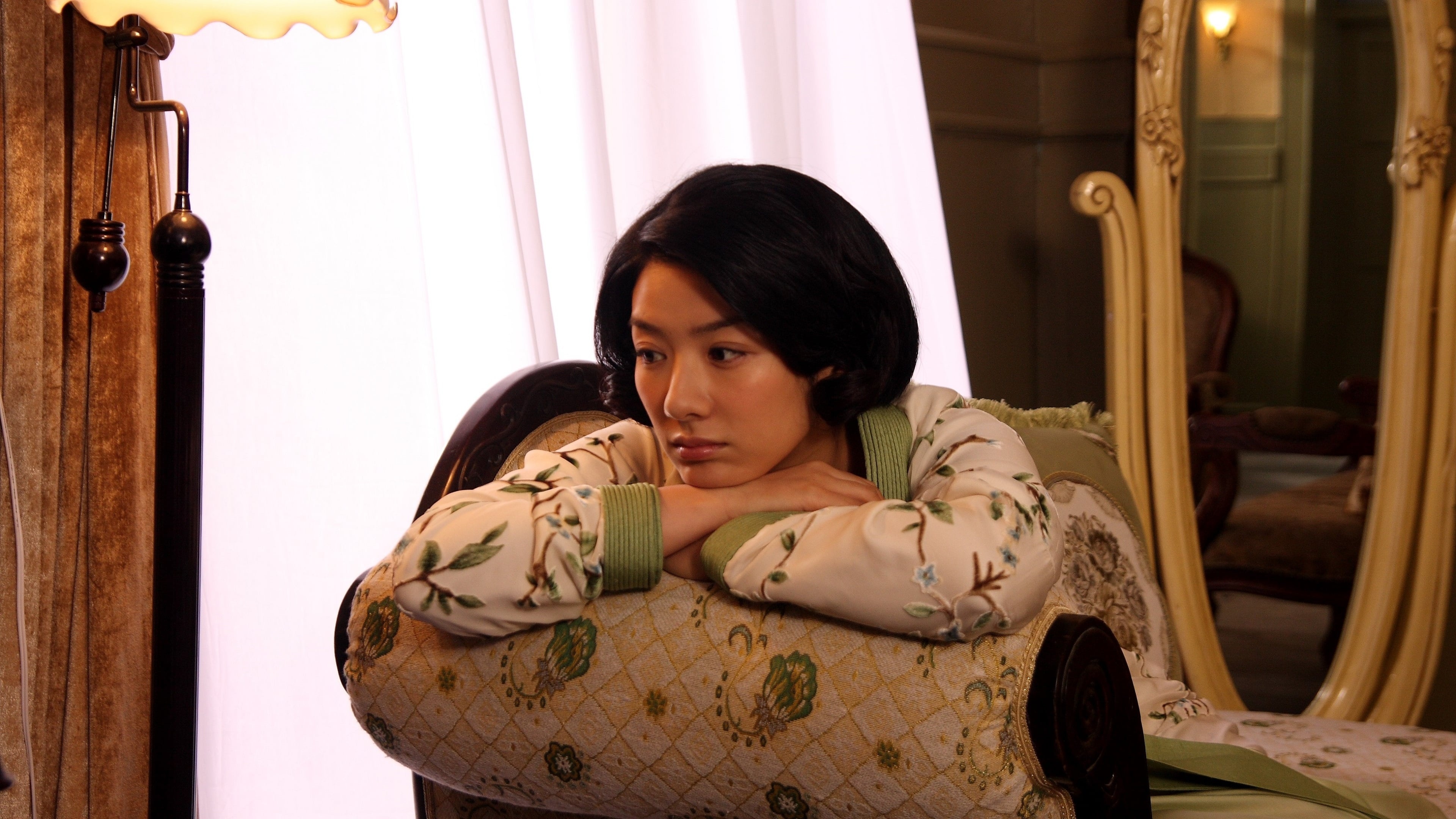 Ip Man: Huang Yi as Cheung Wing-sing, Ip Man's love interest. 3840x2160 4K Background.