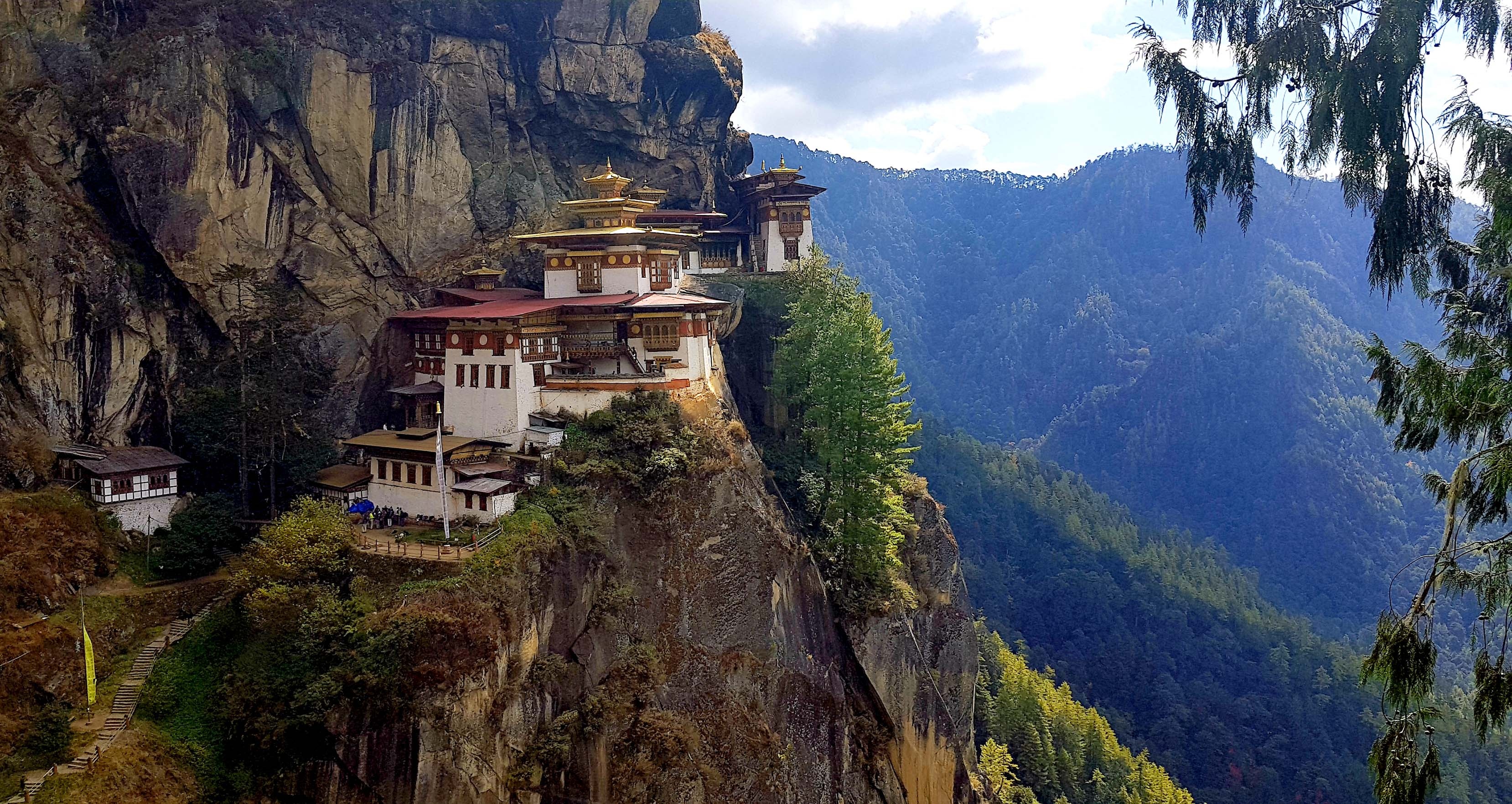 Yoga-Retreat im schönen Bhutan, 3320x1770 HD Desktop
