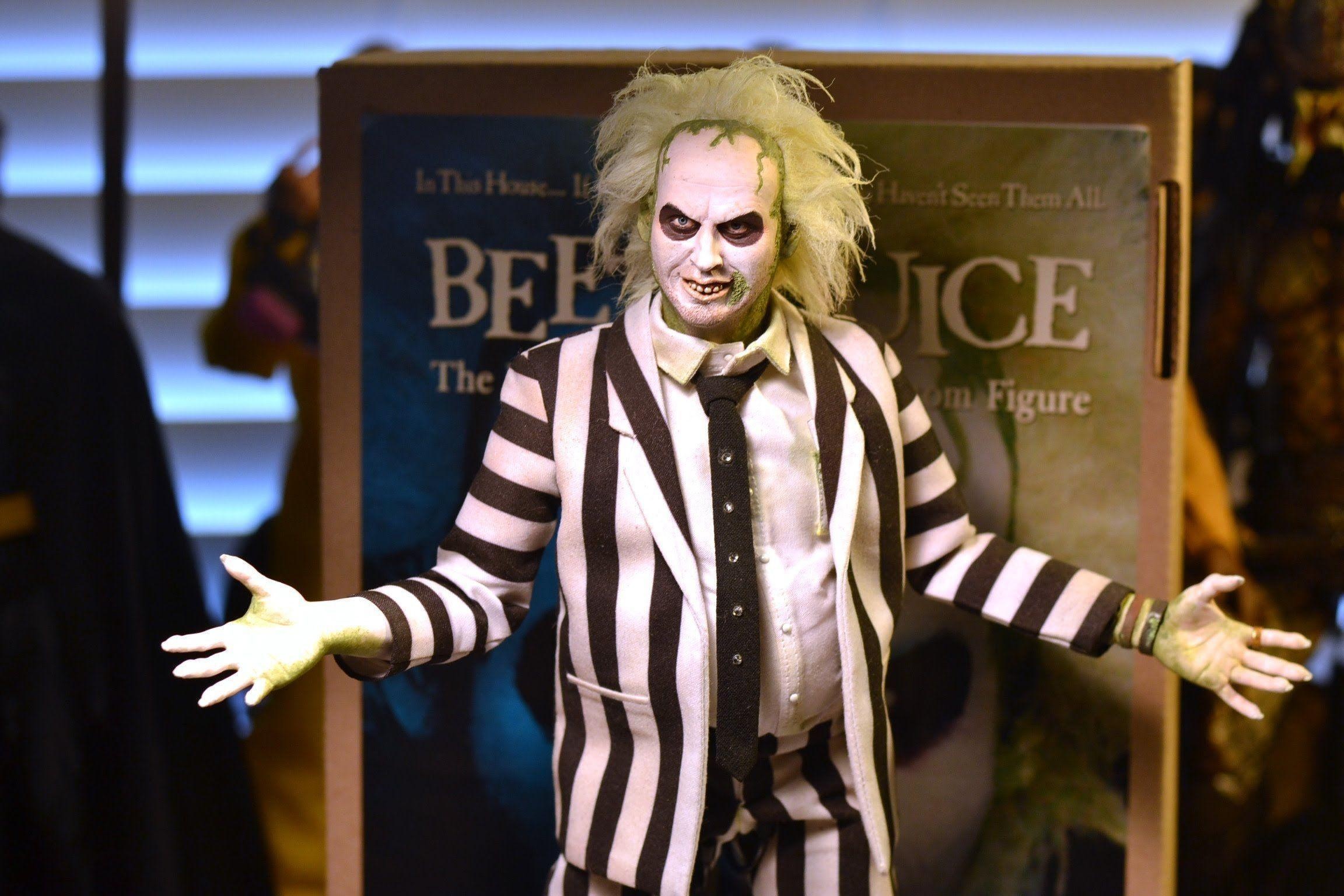 Beetlejuice (Movie): An obnoxious and devious “bio-exorcist” from the Netherworld. 2310x1540 HD Background.