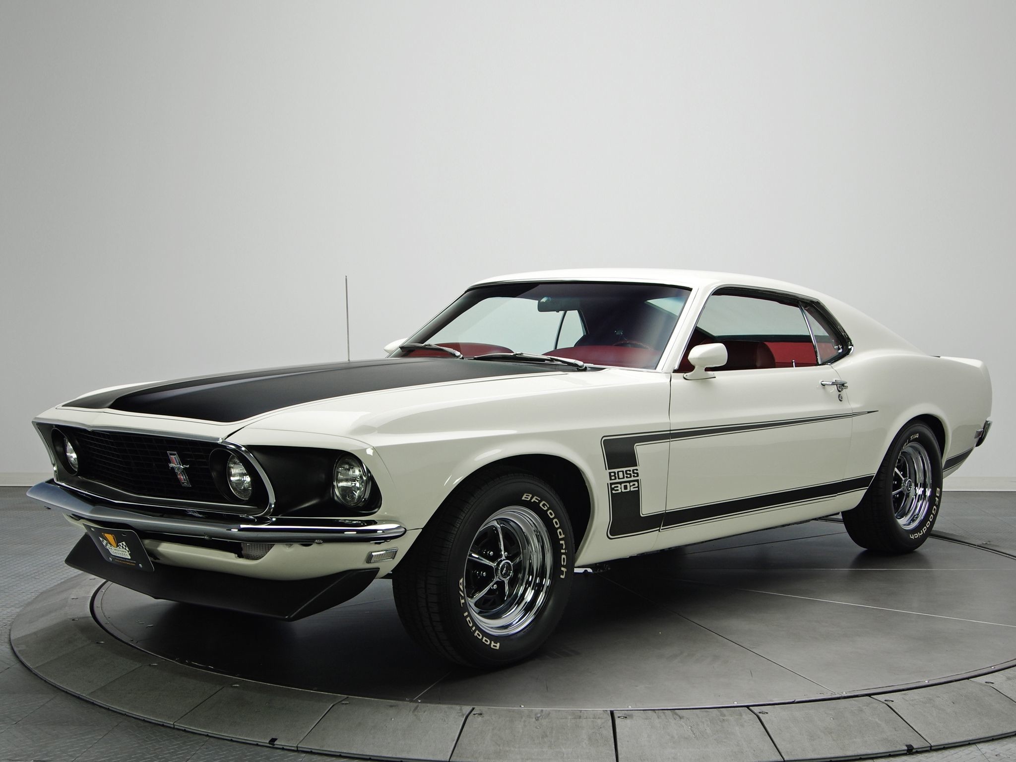 Ford Mustang: Boss 302, A high-performance variant originally produced by Ford in 1969 and 1970. 2050x1540 HD Background.