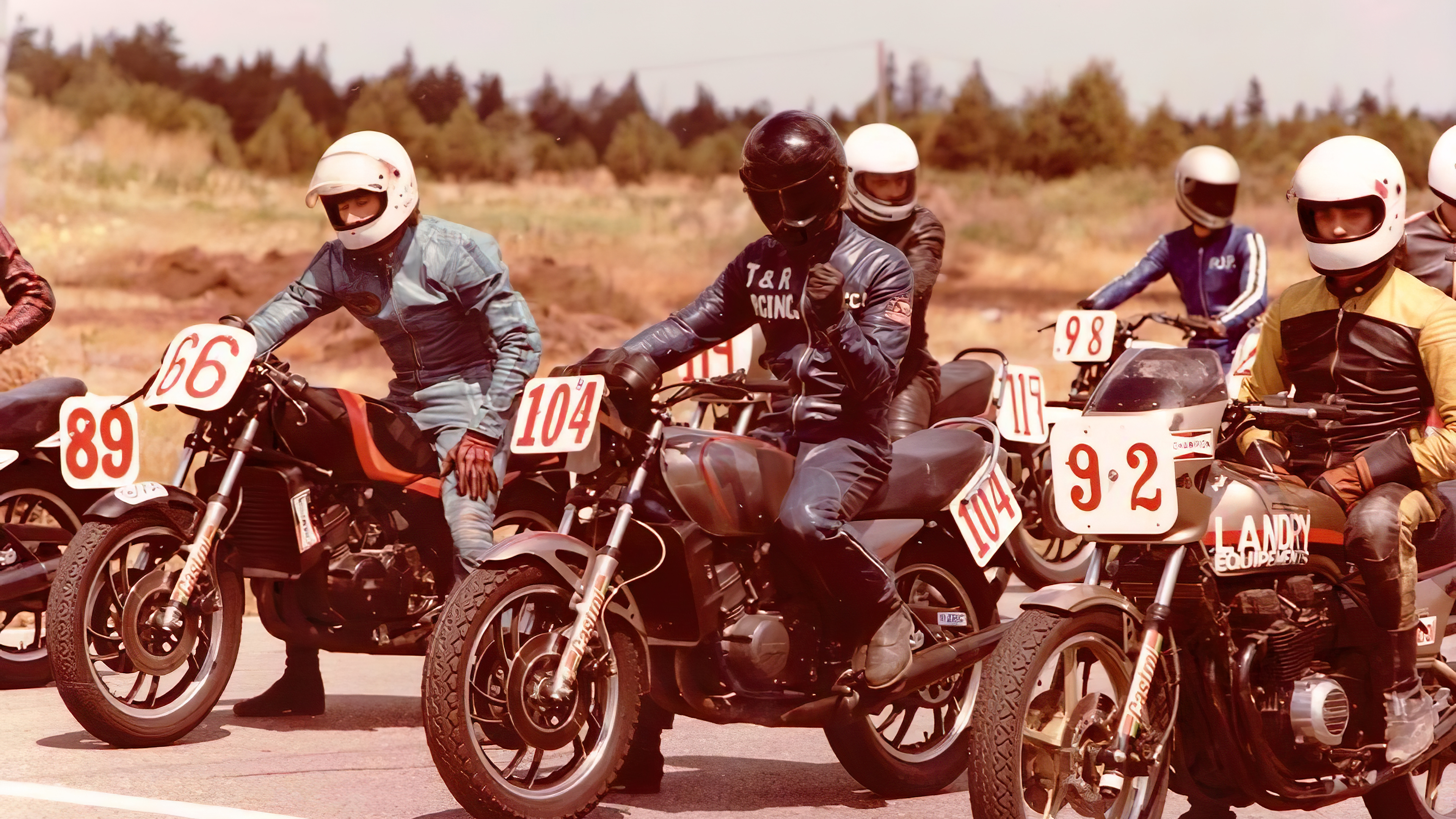Motorcycle Racing: Amateur motorcyclists in the 80s, Kawasaki, People's Sport. 3840x2160 4K Wallpaper.