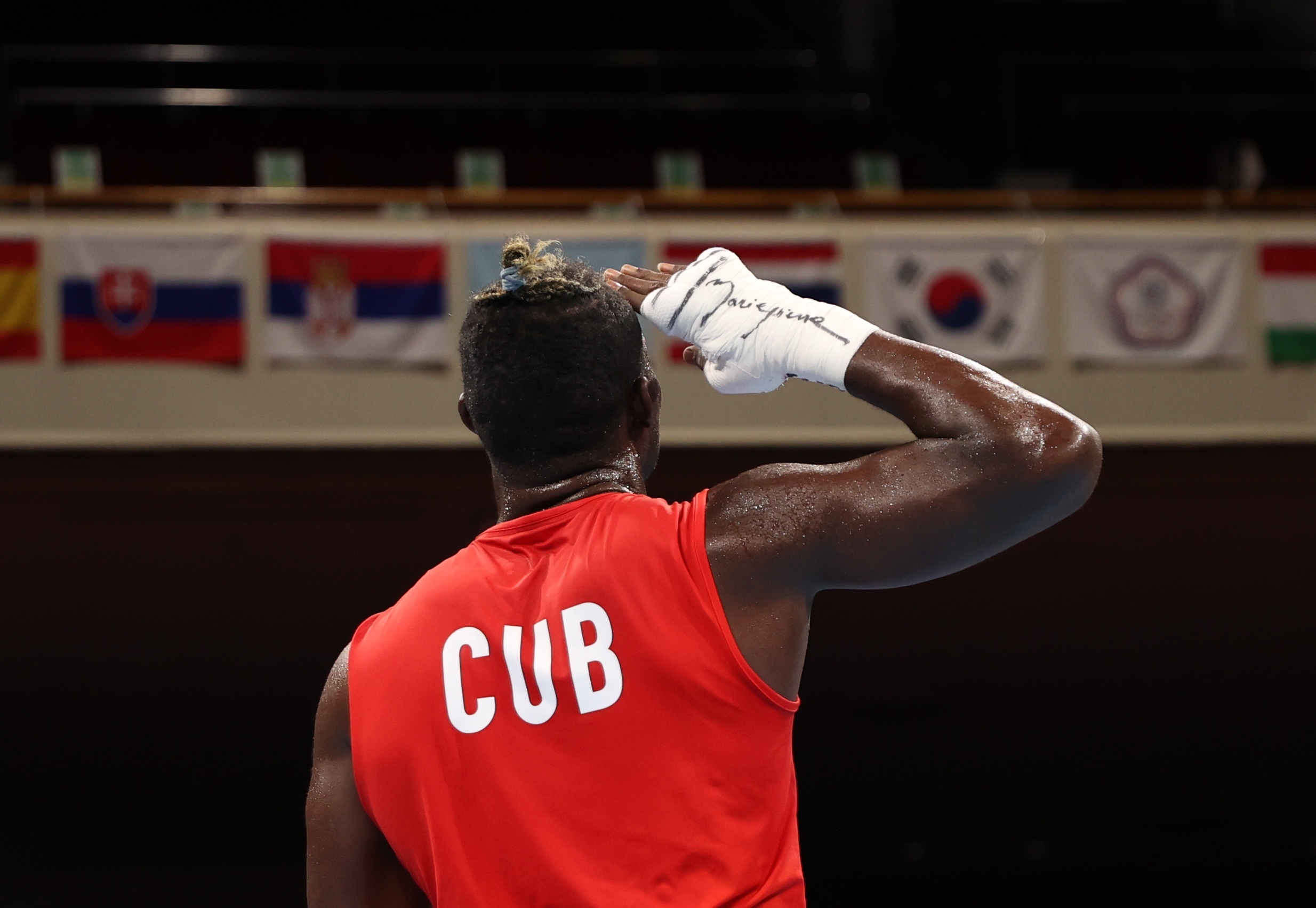 Julio Cesar La Cruz, Cuban champion, Boxing proclamations, Tokyo 2020, 2470x1710 HD Desktop