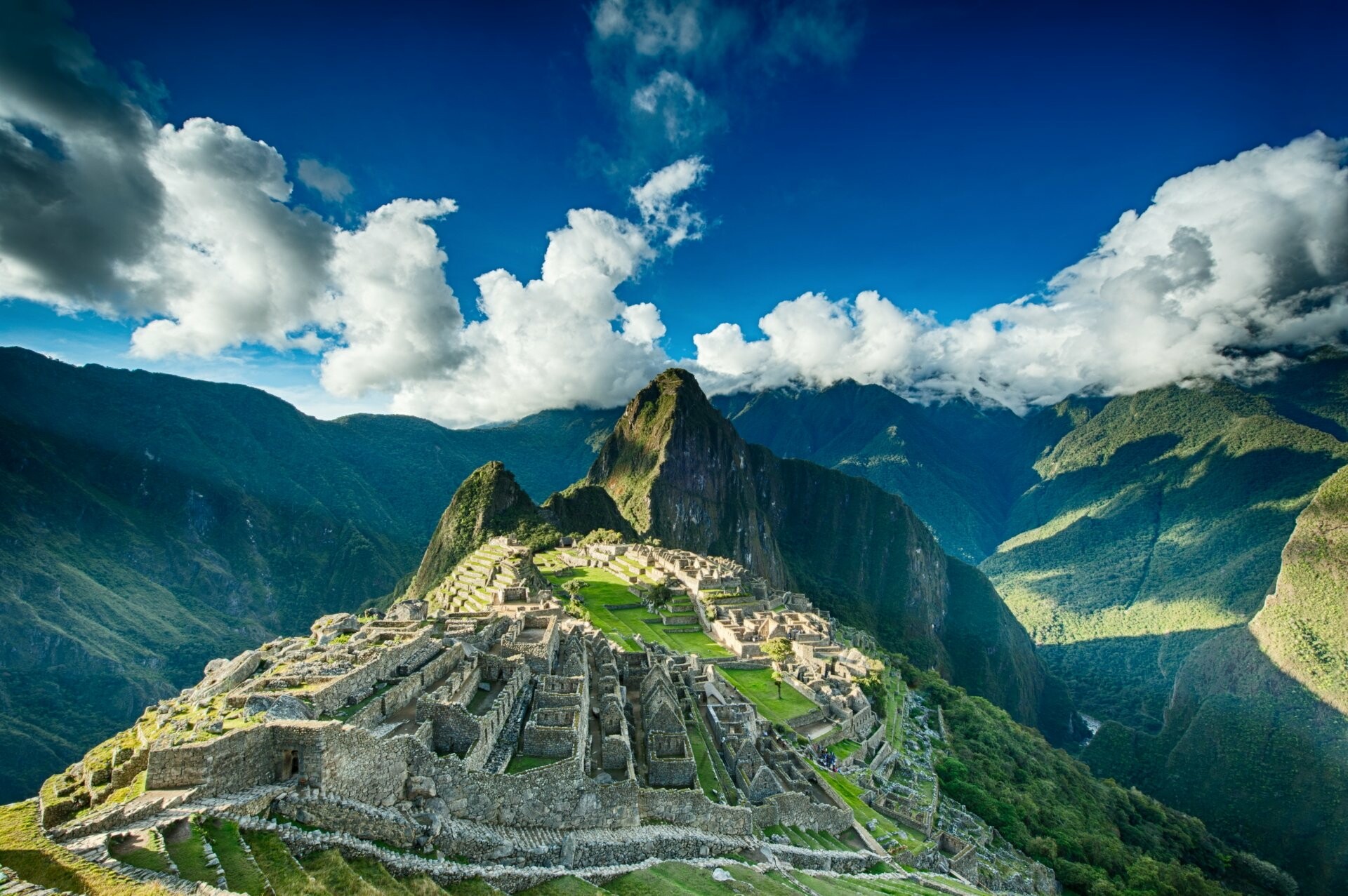 Machu Picchu: A unique testimony of the Inca Civilization. 1920x1280 HD Background.