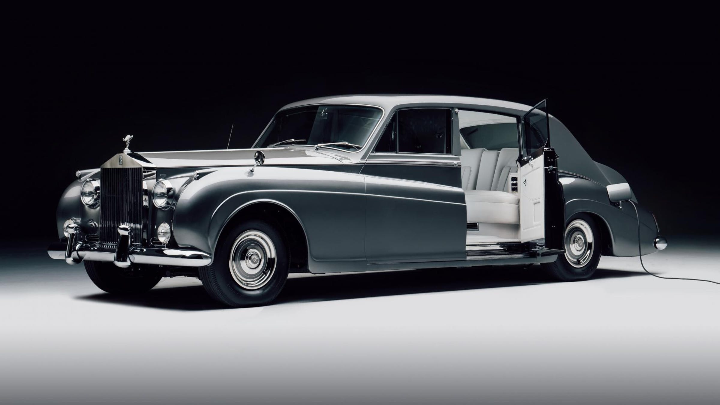 Rolls-Royce Phantom, Watchlounge, Luxury car review, 2400x1350 HD Desktop
