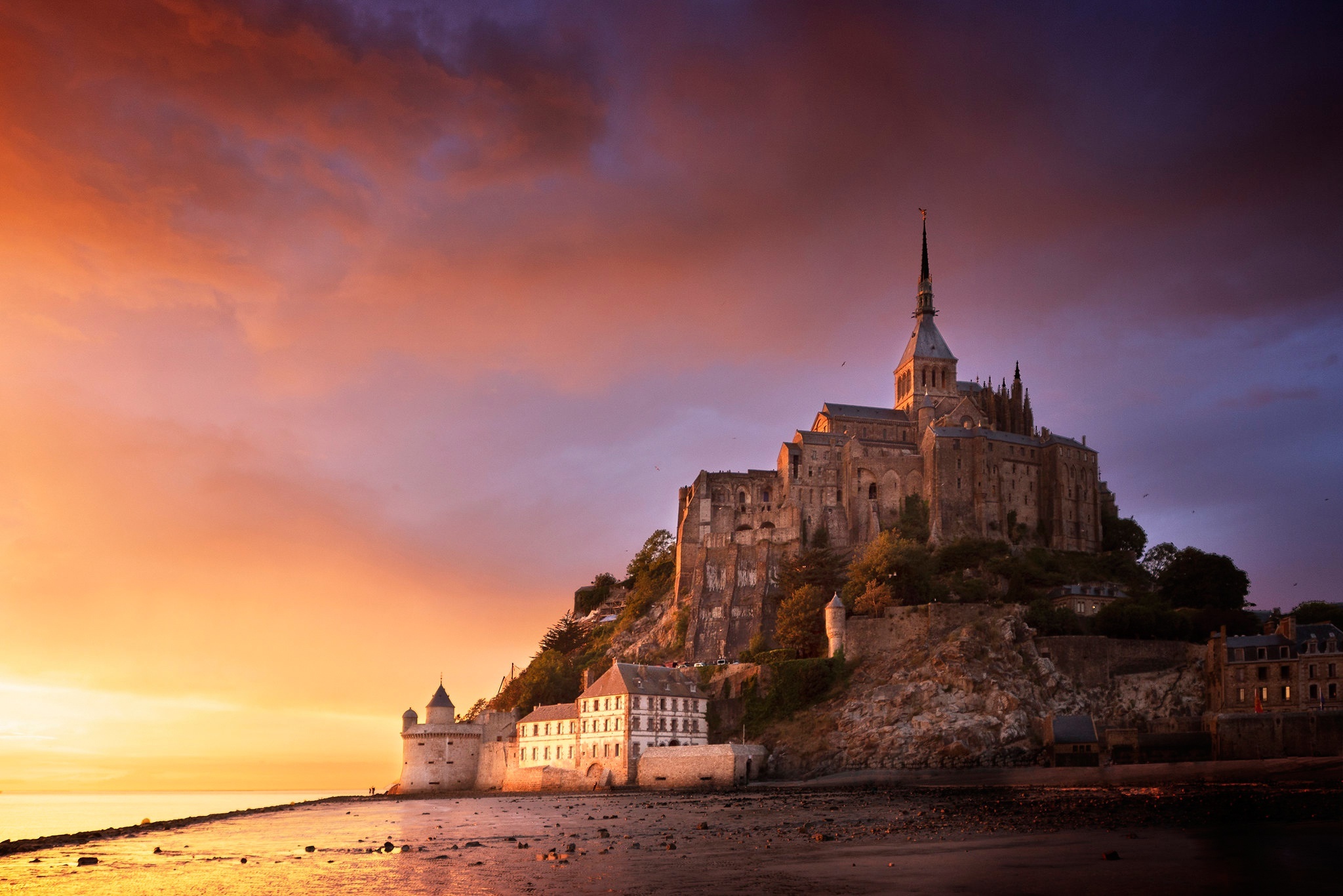 Mont Saint Michel, Architectural marvel, Stunning backdrop, Tranquil ambiance, 2050x1370 HD Desktop