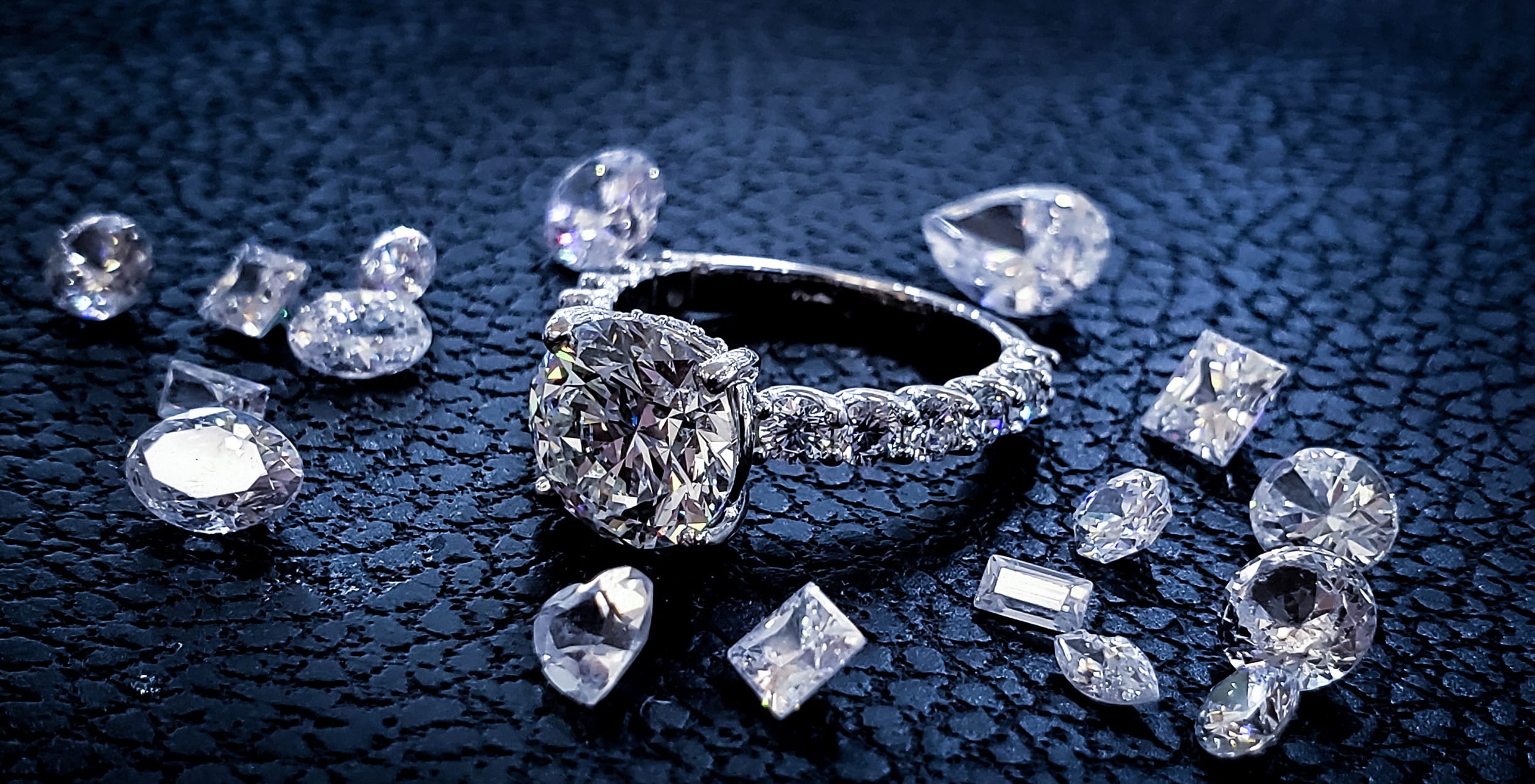 Bridal jewelry trends, Millennials' preferences, Statement pieces, Bigger bling, 2500x1280 HD Desktop
