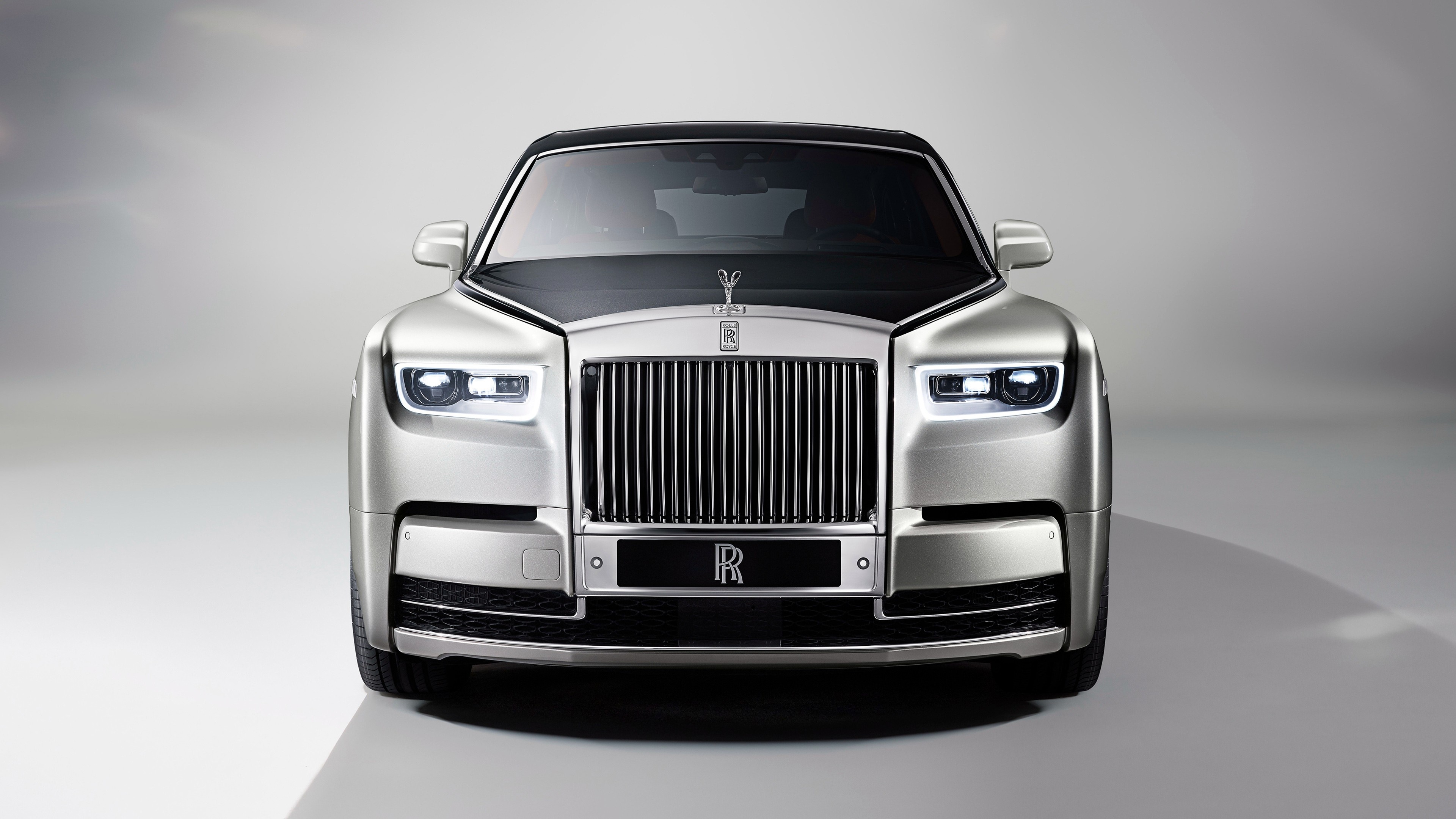 Rolls-Royce Phantom, Luxurious front view, Silver elegance, Desktop wallpaper, 3840x2160 4K Desktop