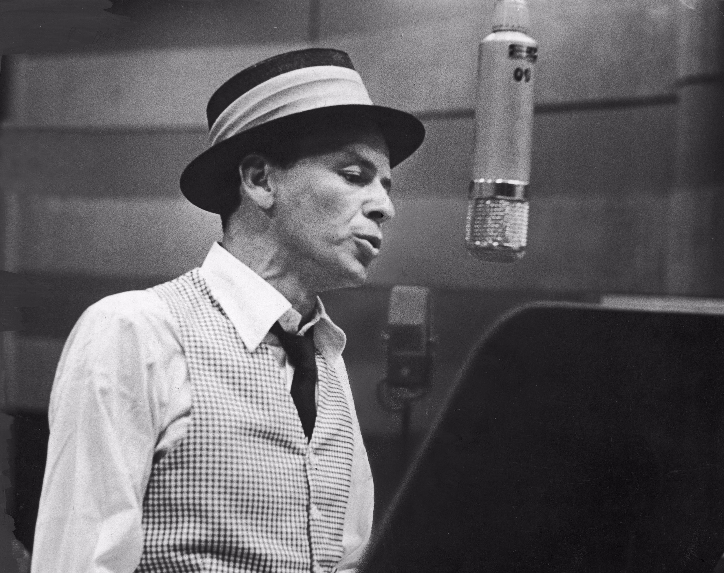 Sinatra the world we know. Фрэнк Синатра. Фрэнк Синатра джаз. Фрэнк Синатра 1998. Фрэнк Синатра фото.