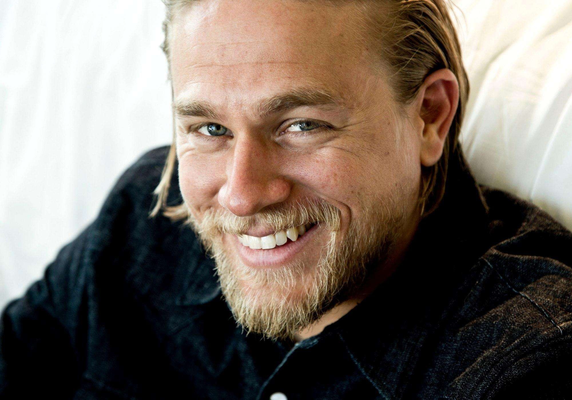 Charlie Hunnam: Portrayed Charlie Waldo in the 2022 mystery/thriller Last Looks. 2000x1400 HD Background.