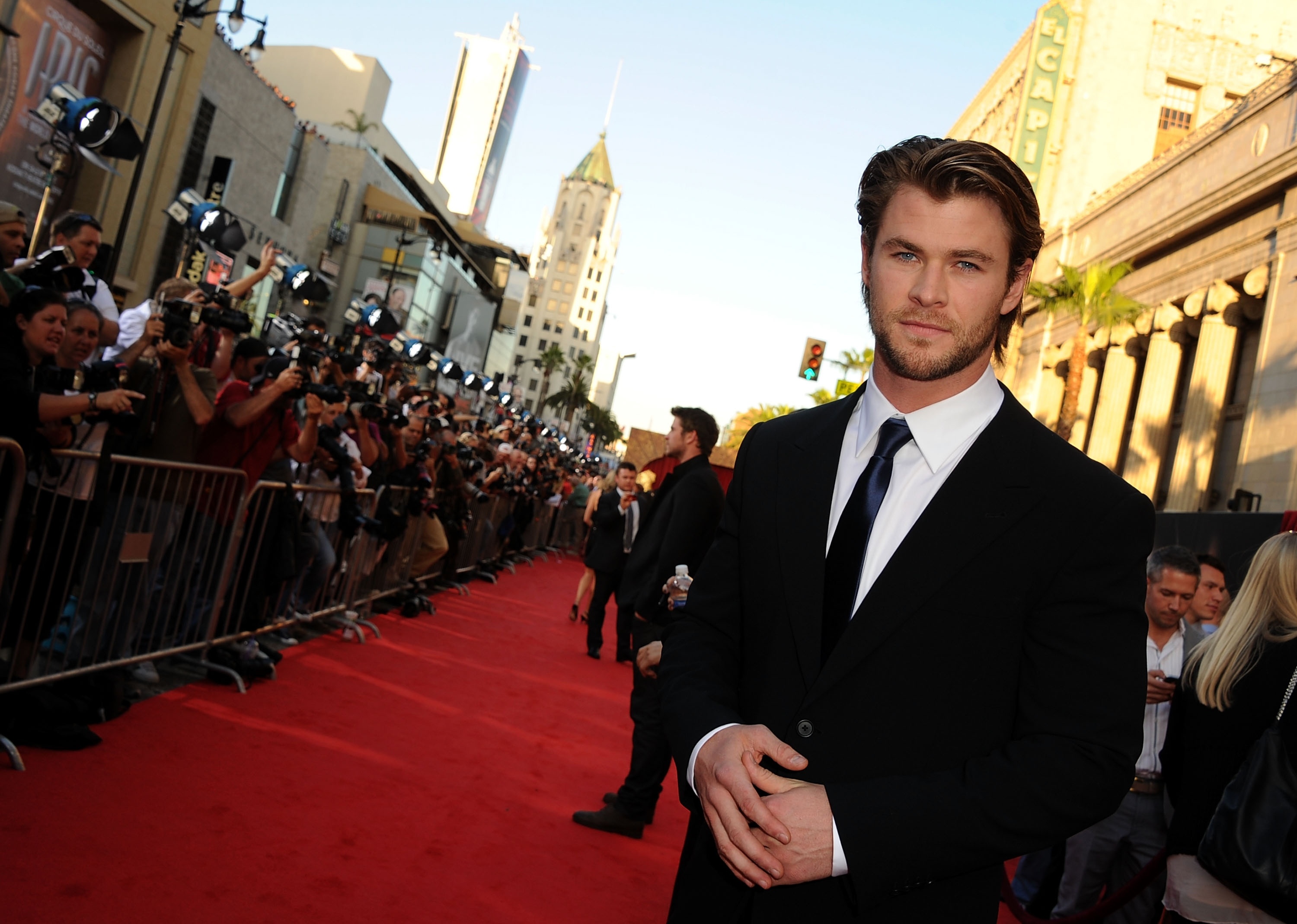 Chris Hemsworth festival, Red carpet tuxedo, Stunning wallpapers, High definition backgrounds, 3000x2140 HD Desktop