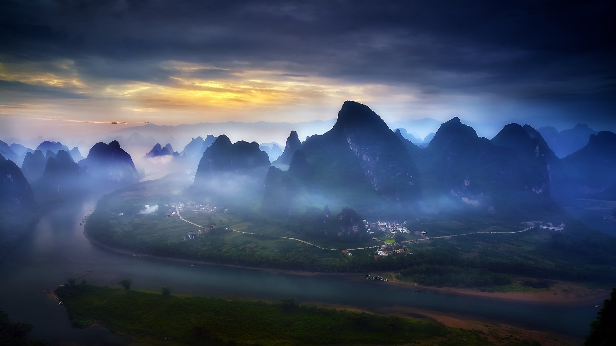 Guilin's charm, Magnificent landscapes, Nature's paradise, Travel inspirations, 2050x1160 HD Desktop