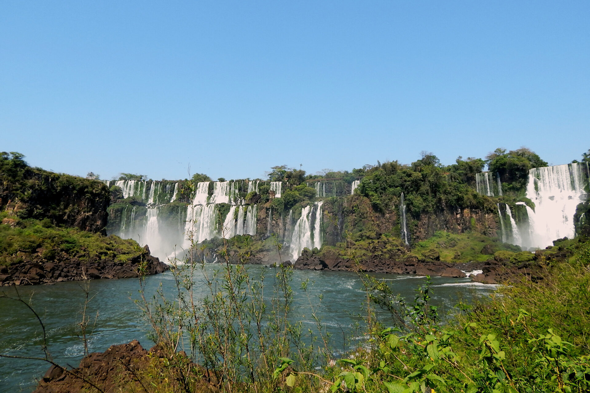Iguazu National Park, Magnificent waterfalls, Brazil-Argentina border, Natural spectacle, 1920x1280 HD Desktop