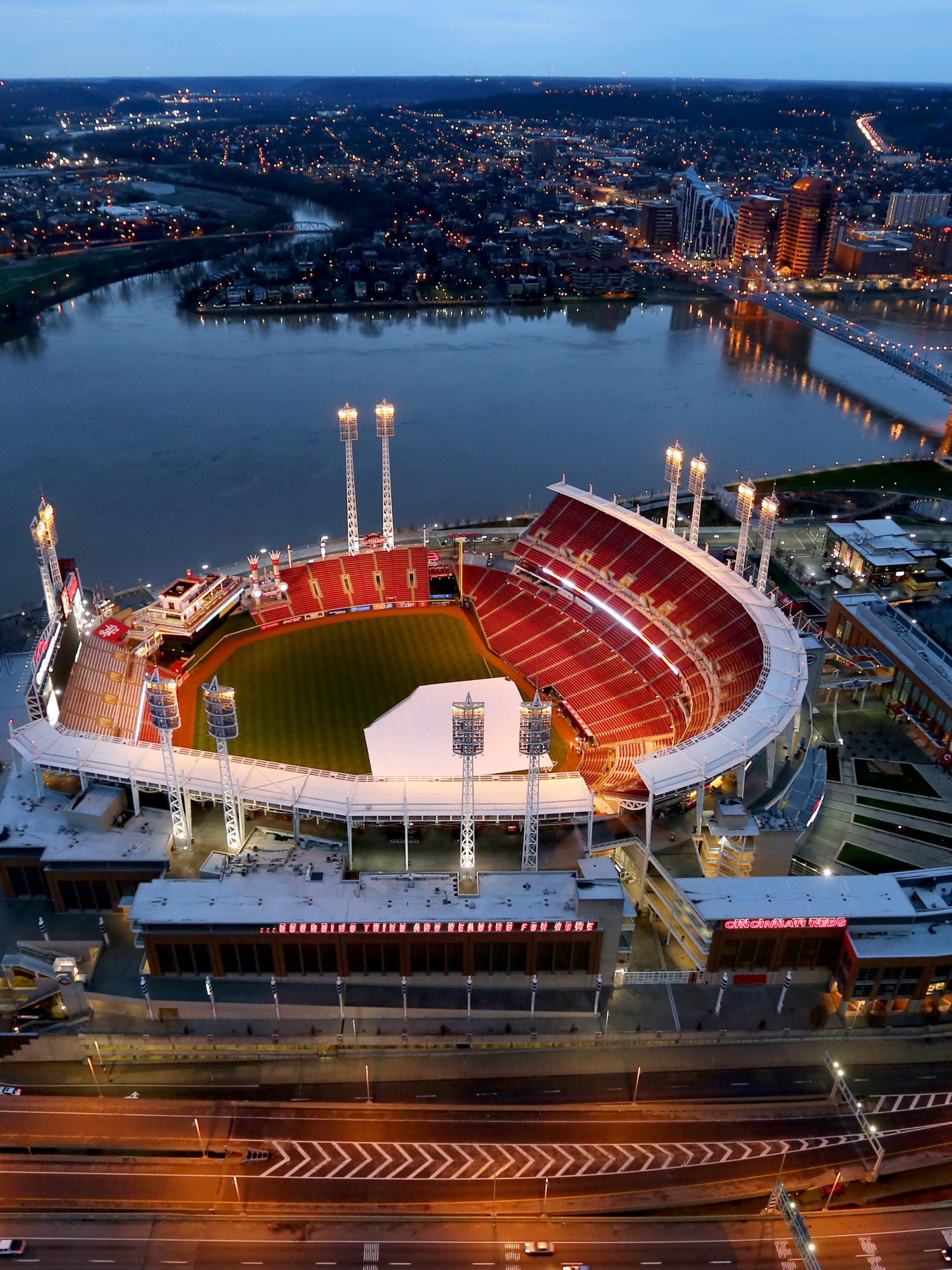 Cincinnati, Ohio travels, Cincinnati Reds wallpaper, Stmednet, 2050x2740 HD Phone