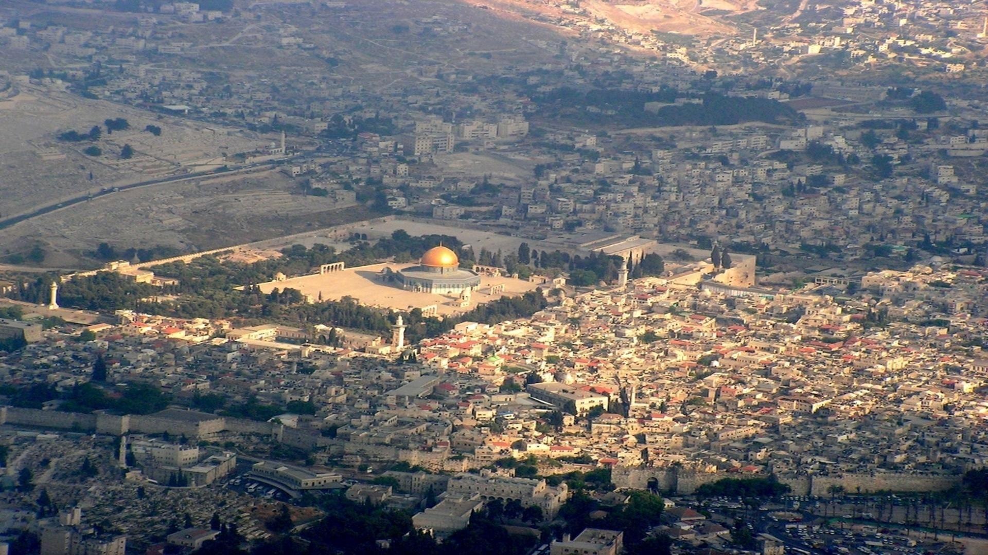 Jerusalem: A site of major significance for the three largest monotheistic religions: Judaism, Islam, and Christianity, Cityscape. 1920x1080 Full HD Wallpaper.