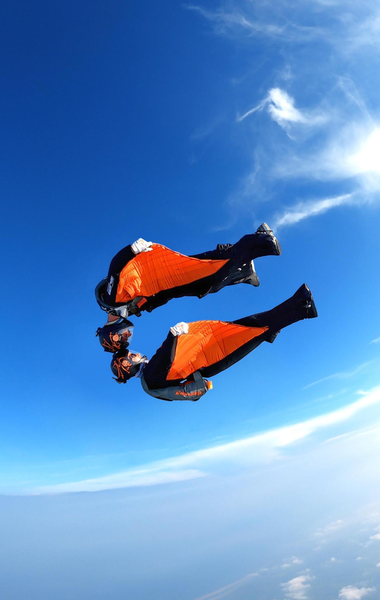 Wingsuit flying, Jenna Gygi, Berner wingsuit pilotin, World champion, 1300x2050 HD Phone