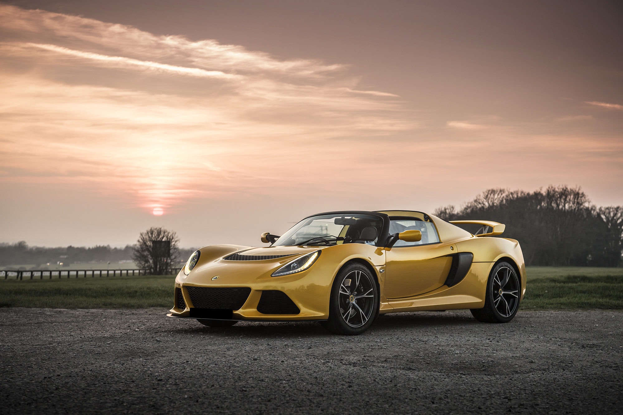 Lotus Exige, Ultimate sports car guide, Track-ready performance, Jaw-dropping looks, 2000x1340 HD Desktop