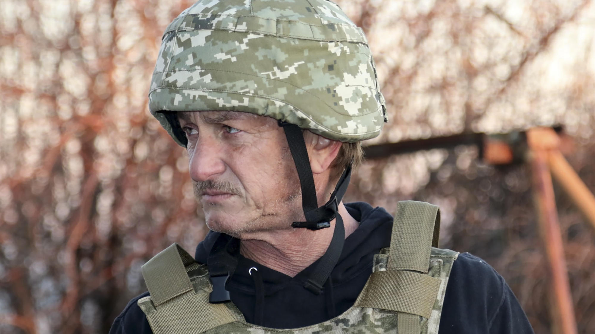 Sean Penn, Ukraine crisis, On-site presence, Conflict analysis, 2000x1130 HD Desktop