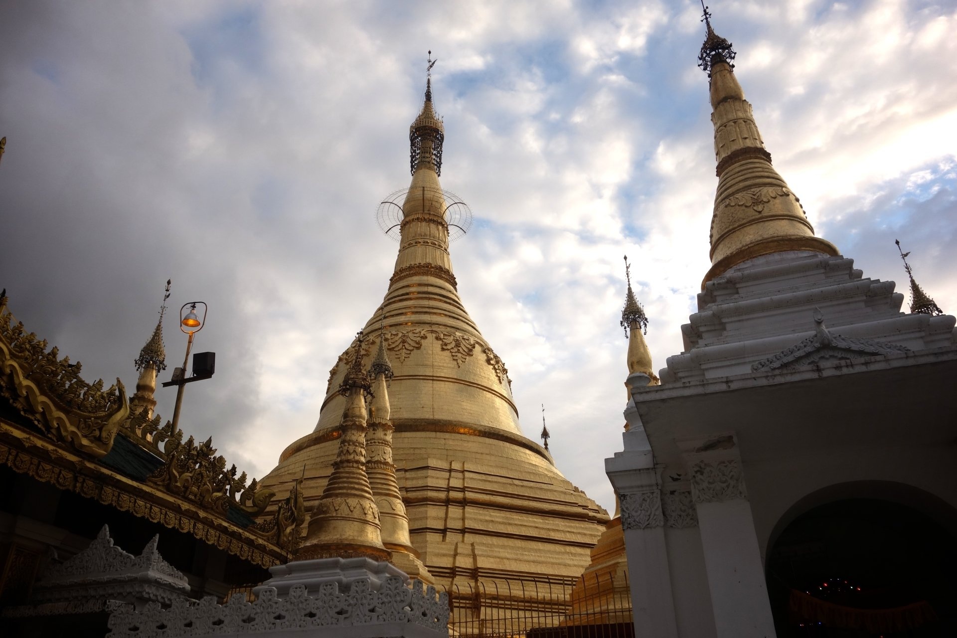 Shwedagon Pagoda, Peaceful scenery, Golden landmark, 1920x1280 HD Desktop