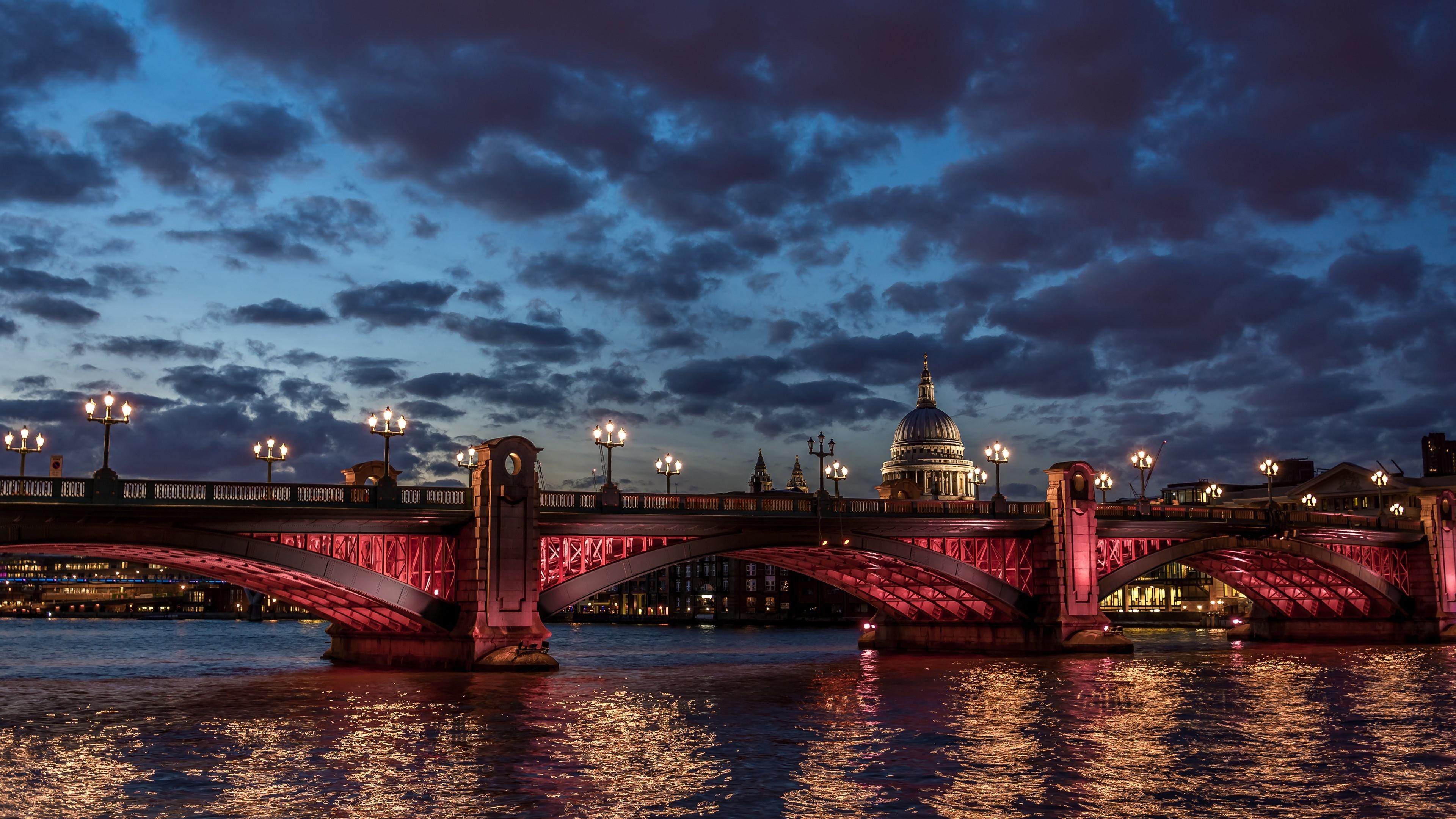 London Bridge und St. Paul's Cathedral unter schönen Wolken, 3840x2160 4K Desktop