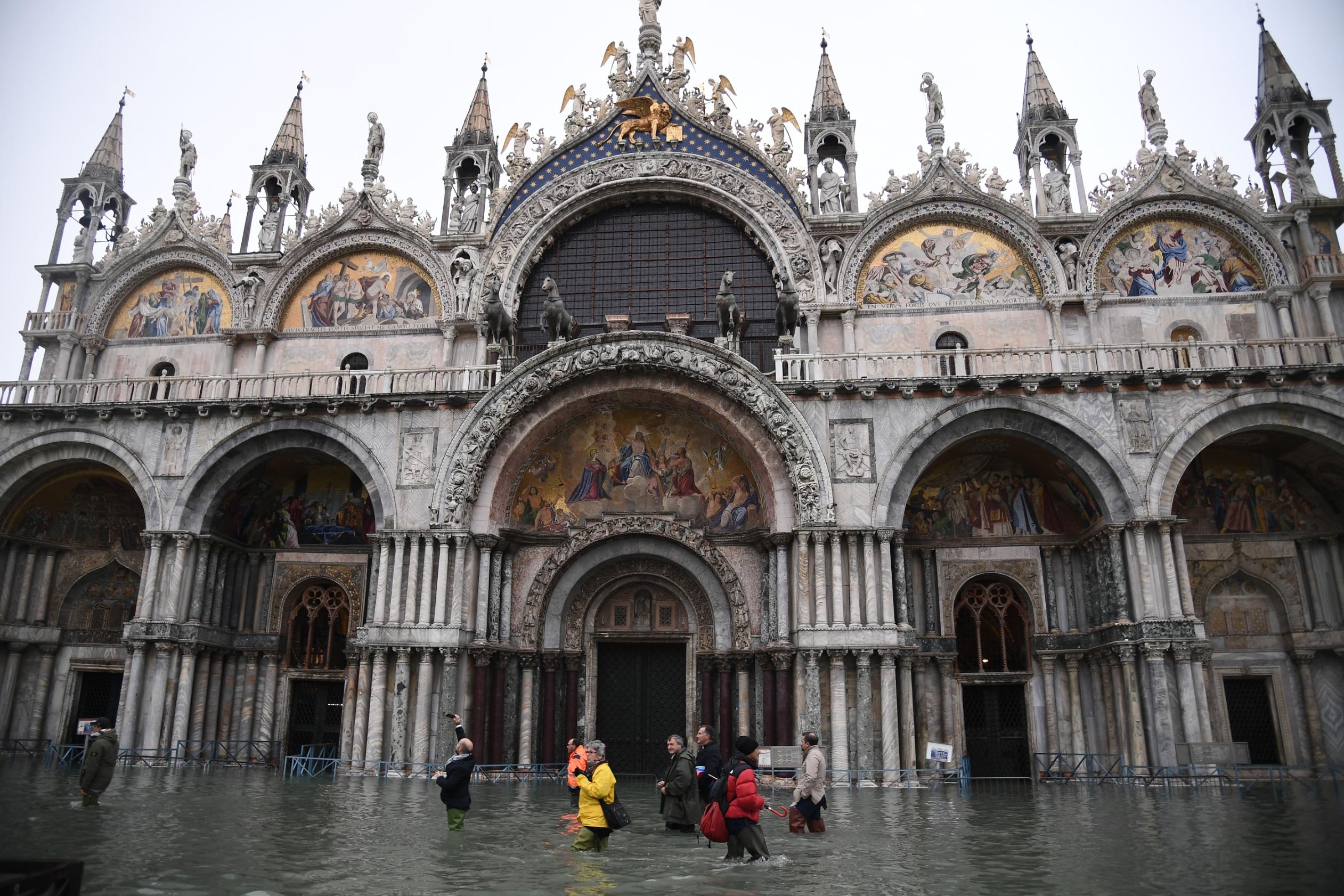 St. Mark's Basilica, Venice flooding, Historical sites, Future, 2530x1690 HD Desktop