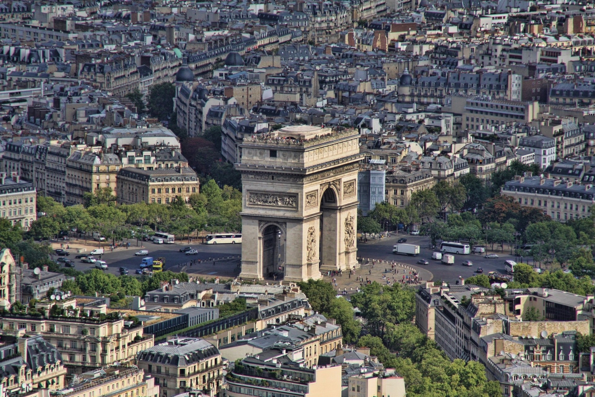 Arc de Triomphe, Iconic landmark, Parisian architecture, Historical monument, 1920x1280 HD Desktop
