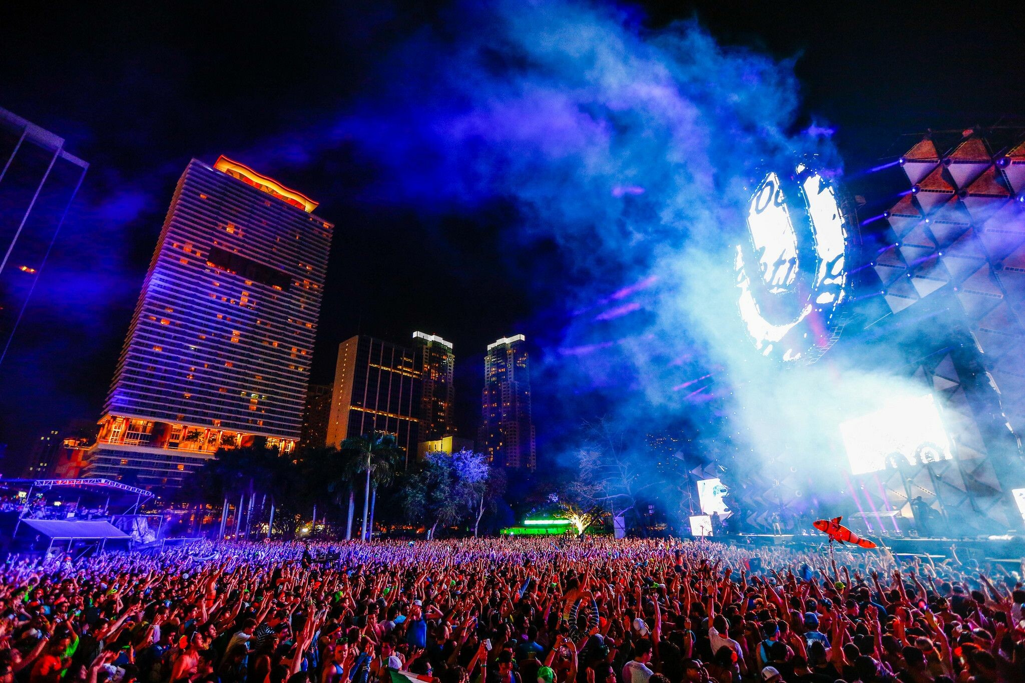 Festival: An organized music event, lasting several days, Miami. 2050x1370 HD Background.