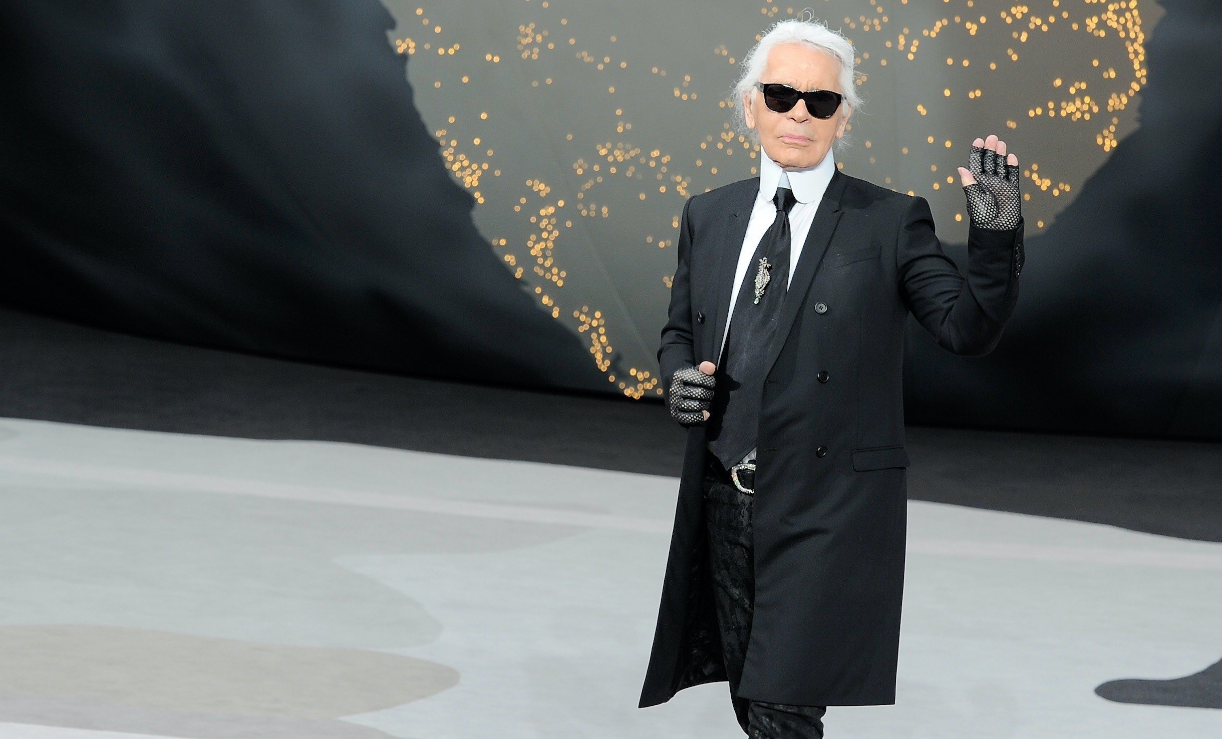 Karl Lagerfeld, Fashion icon, Creative genius, Legacy, 2440x1480 HD Desktop