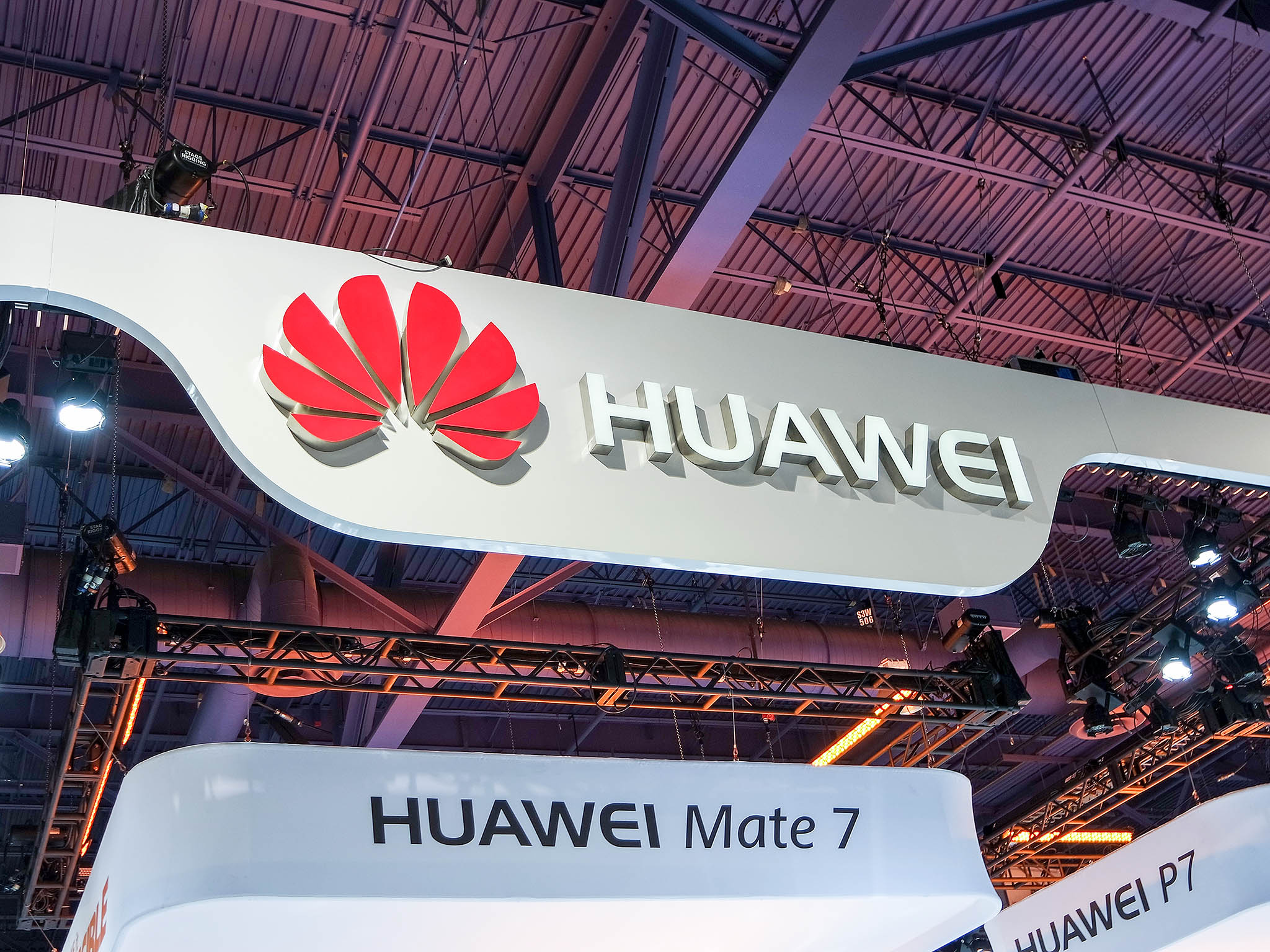 HUAWEI Logo, UK carrier bans, Huawei's equipment, Telecommunication news, 2050x1540 HD Desktop