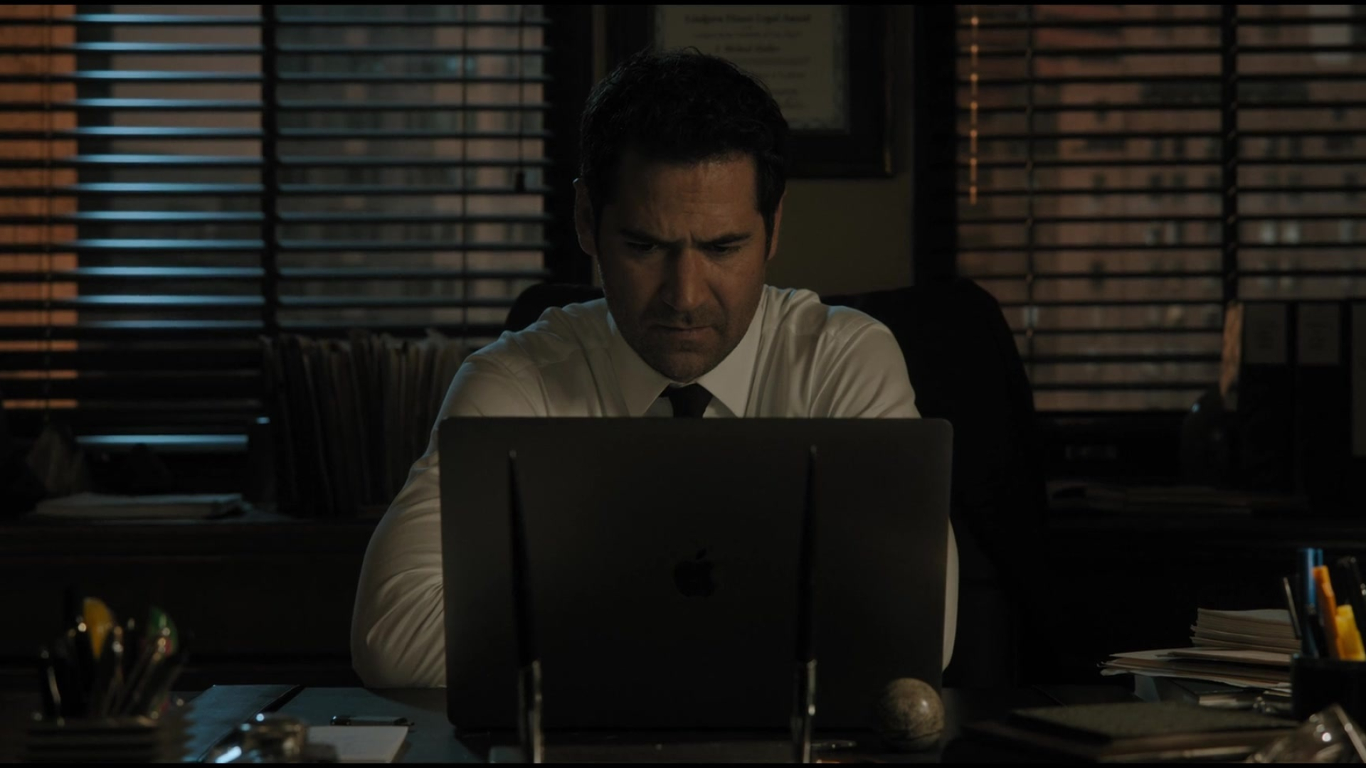 Manuel Garcia-Rulfo, TV shows, Apple MacBook Pro, Lincoln Lawyer, 1920x1080 Full HD Desktop