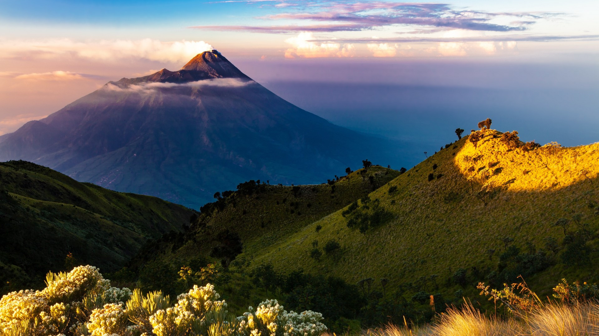 Java island, Majestic mountains, Volcanic landscapes, Nature's masterpiece, 1920x1080 Full HD Desktop