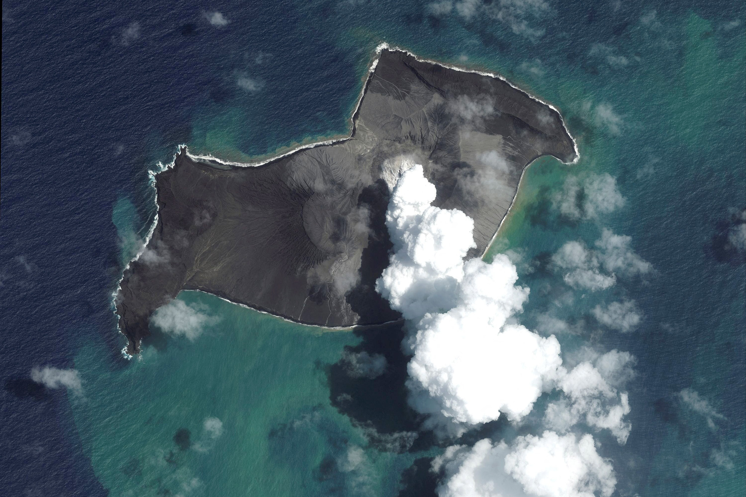 Krakatoa Island eruption, Volcanic ash, Geological disaster, Tsunami aftermath, 2500x1670 HD Desktop