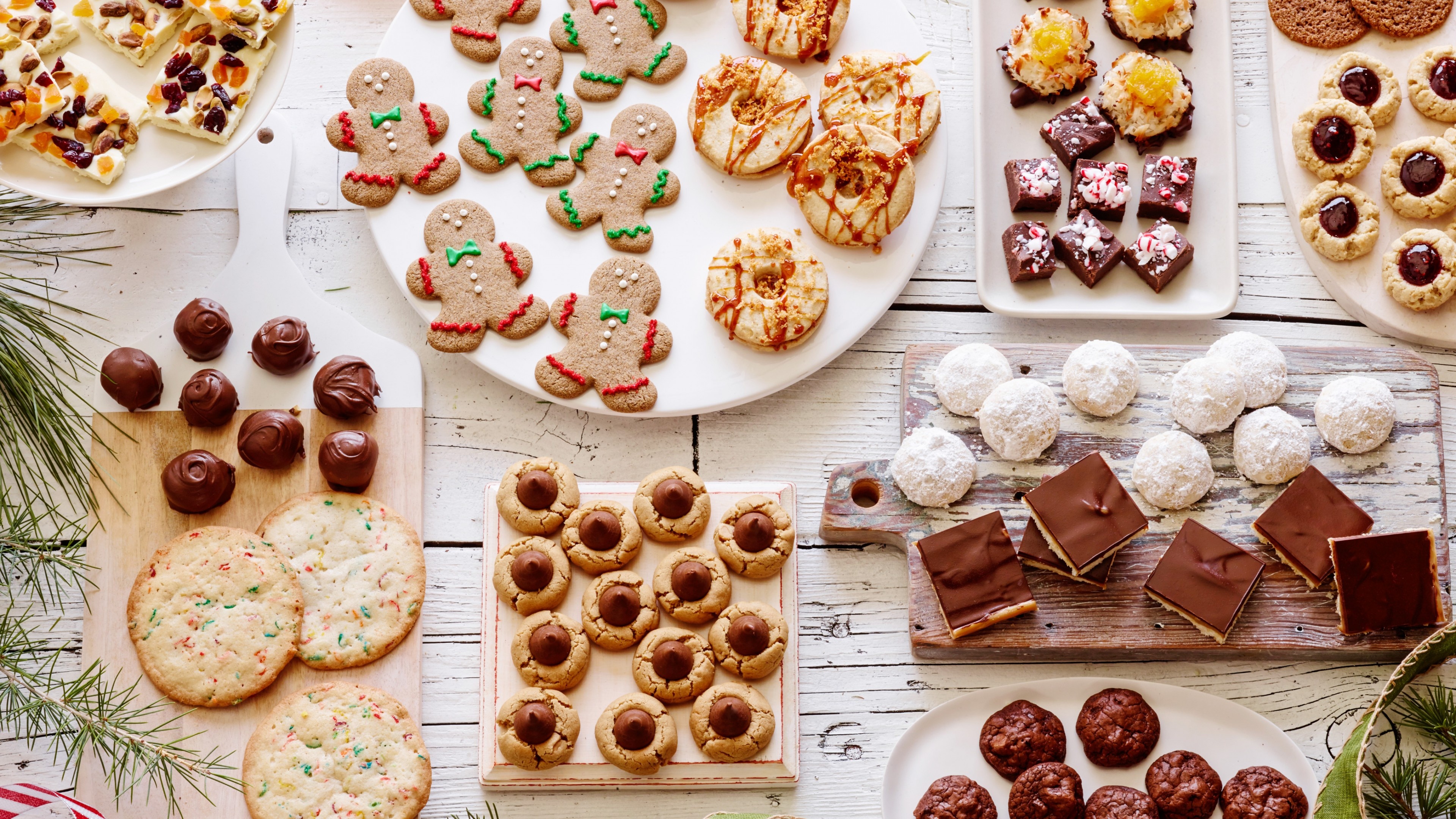 Gingerbread Man, Festive cookie plate, Holiday desserts, Sweet and savory, 3840x2160 4K Desktop