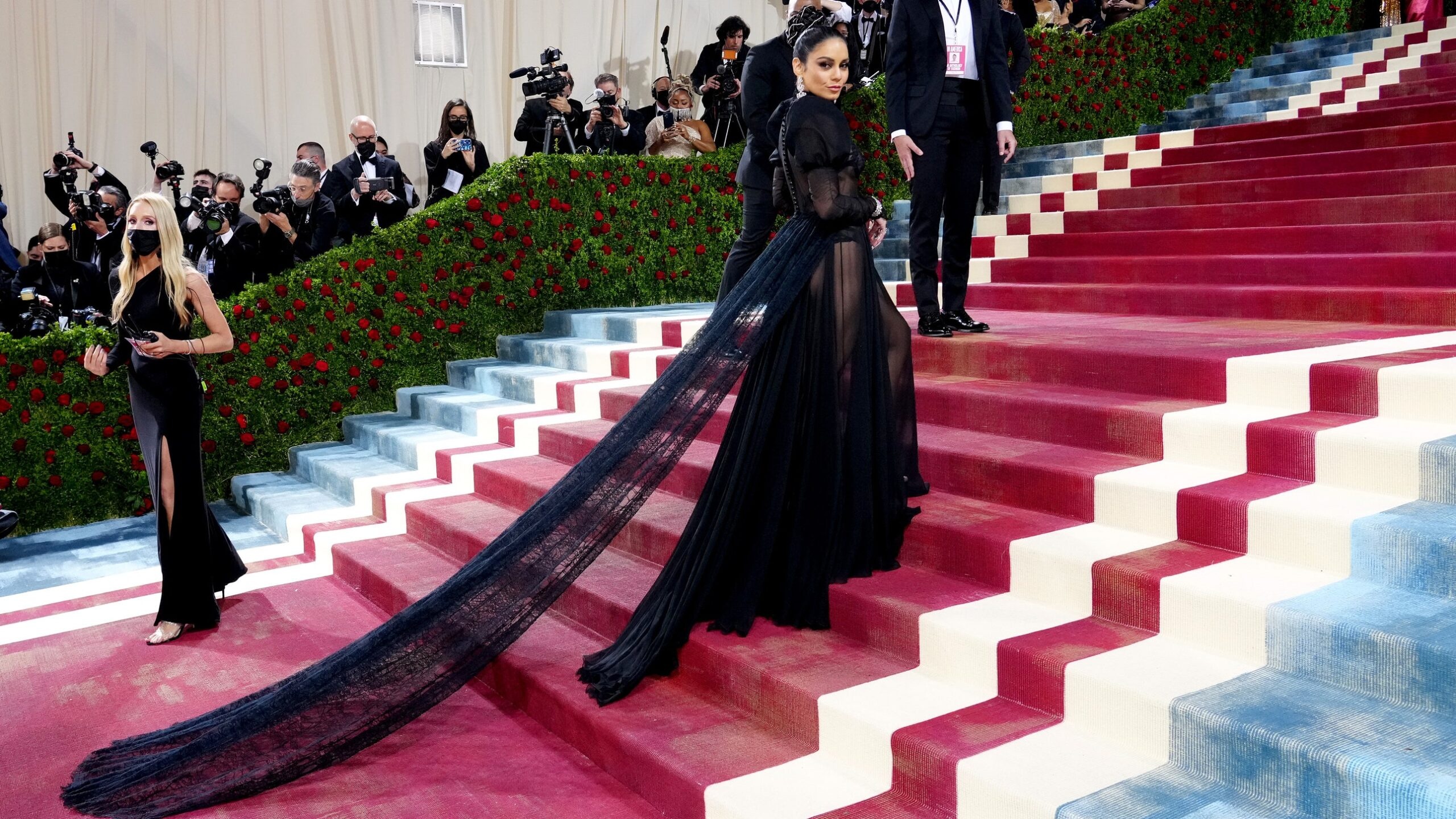 Met Gala 2022, Red carpet fashion, Vote for outfits, 2560x1440 HD Desktop