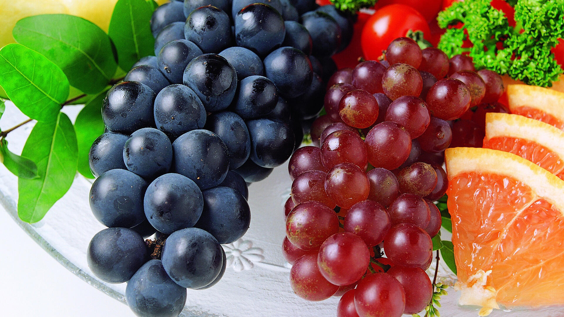 Grapes: A white or purple flesh of sweet taste, Eaten raw or in juice. 1920x1080 Full HD Background.