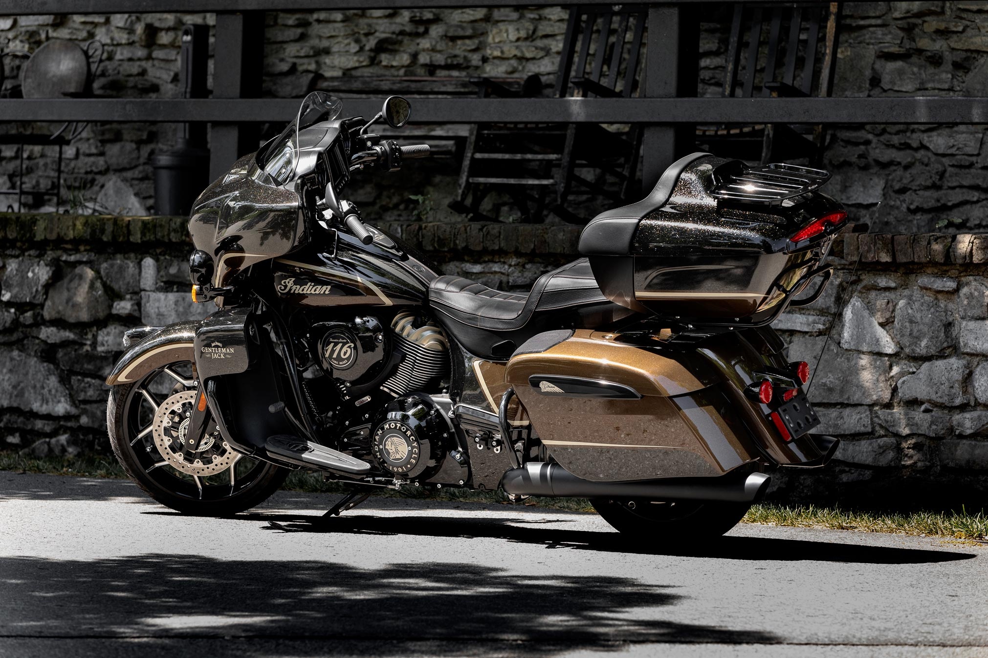 Indian Roadmaster Dark Horse, Stylish cruiser, Powerful performance, Dark Horse, 2030x1350 HD Desktop