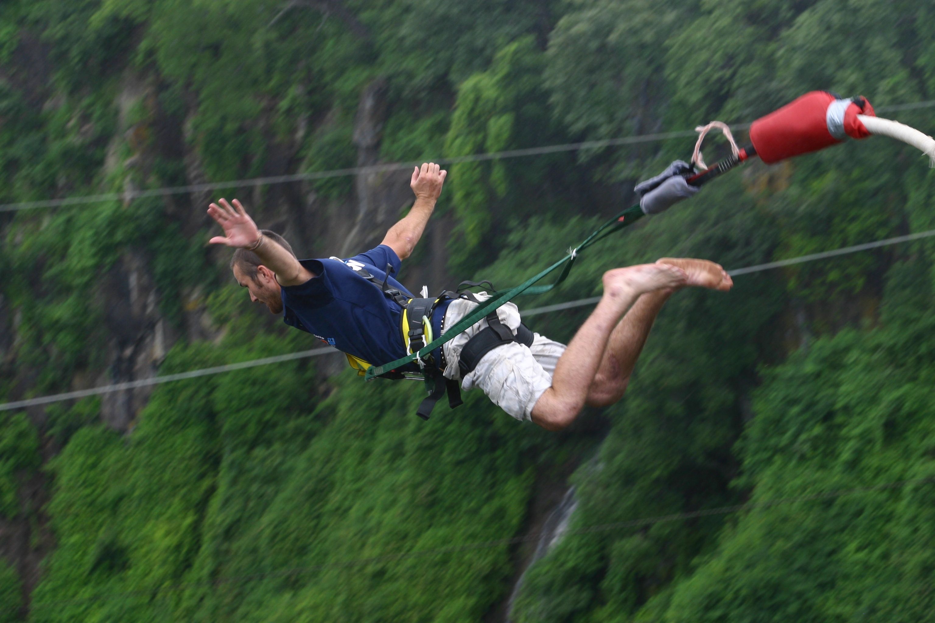 Bungee Jumping: Free-falling, Extreme adventurous activity, Thrilling recreation. 3080x2050 HD Wallpaper.