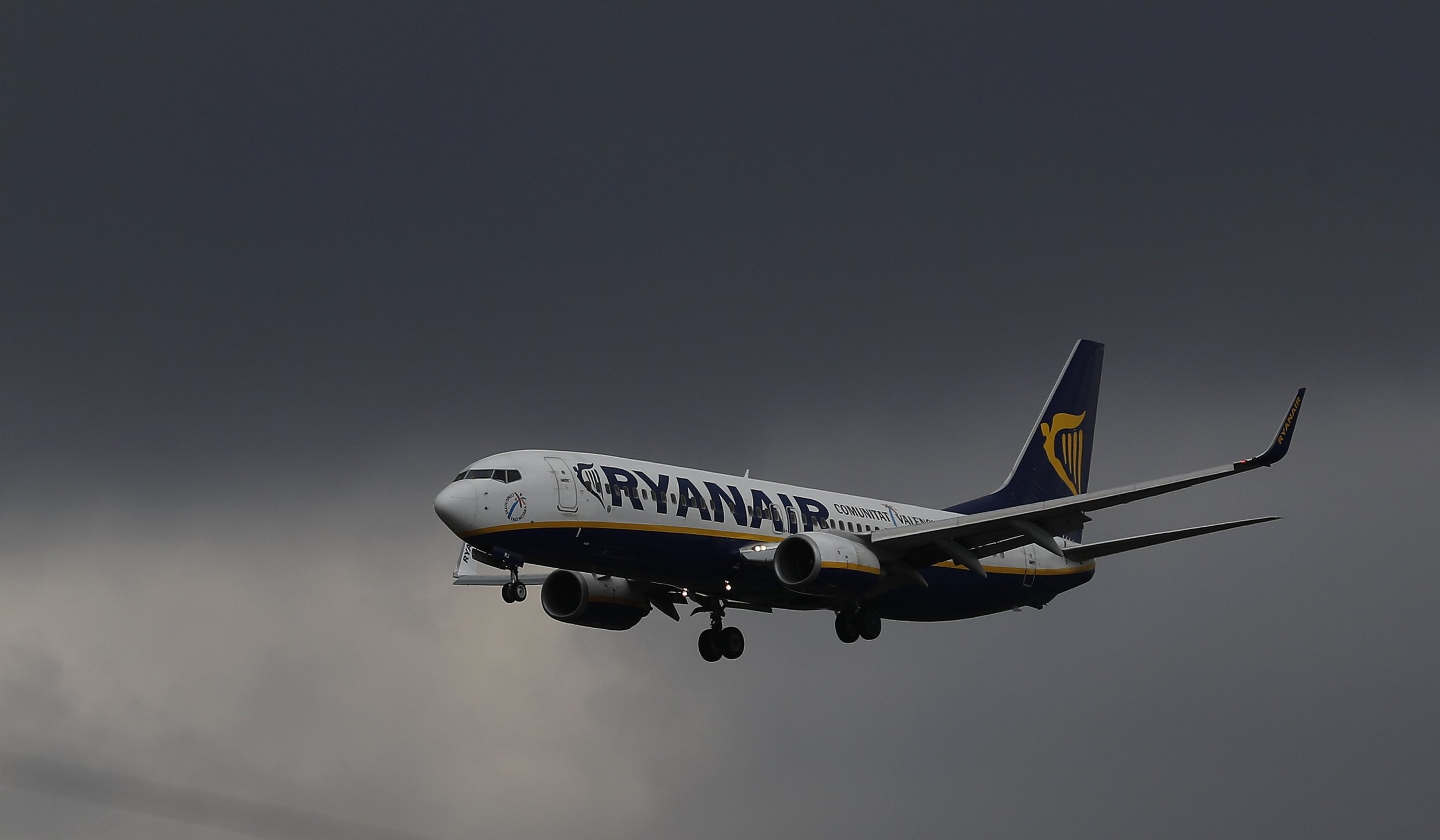 Ryanair, Travels, Legal action, Hidden fees, 2500x1460 HD Desktop