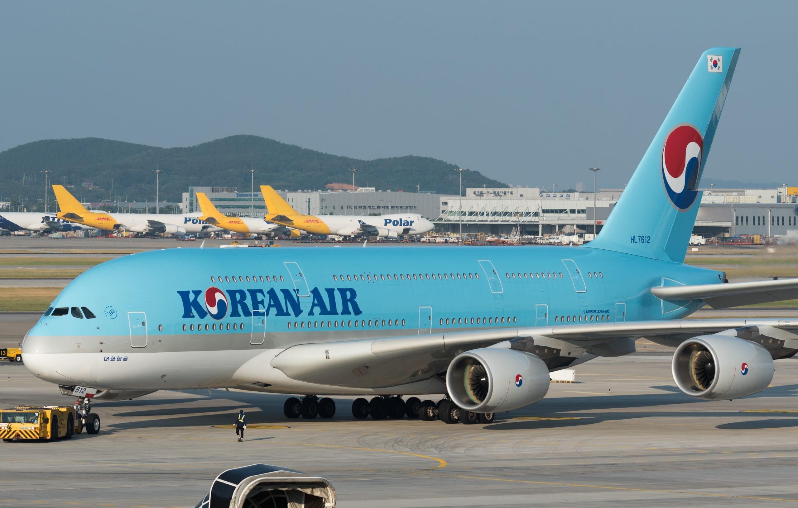 Korean Air (Travels), Korean Air suspends, Premium classes, Freighter fleet, 2560x1640 HD Desktop