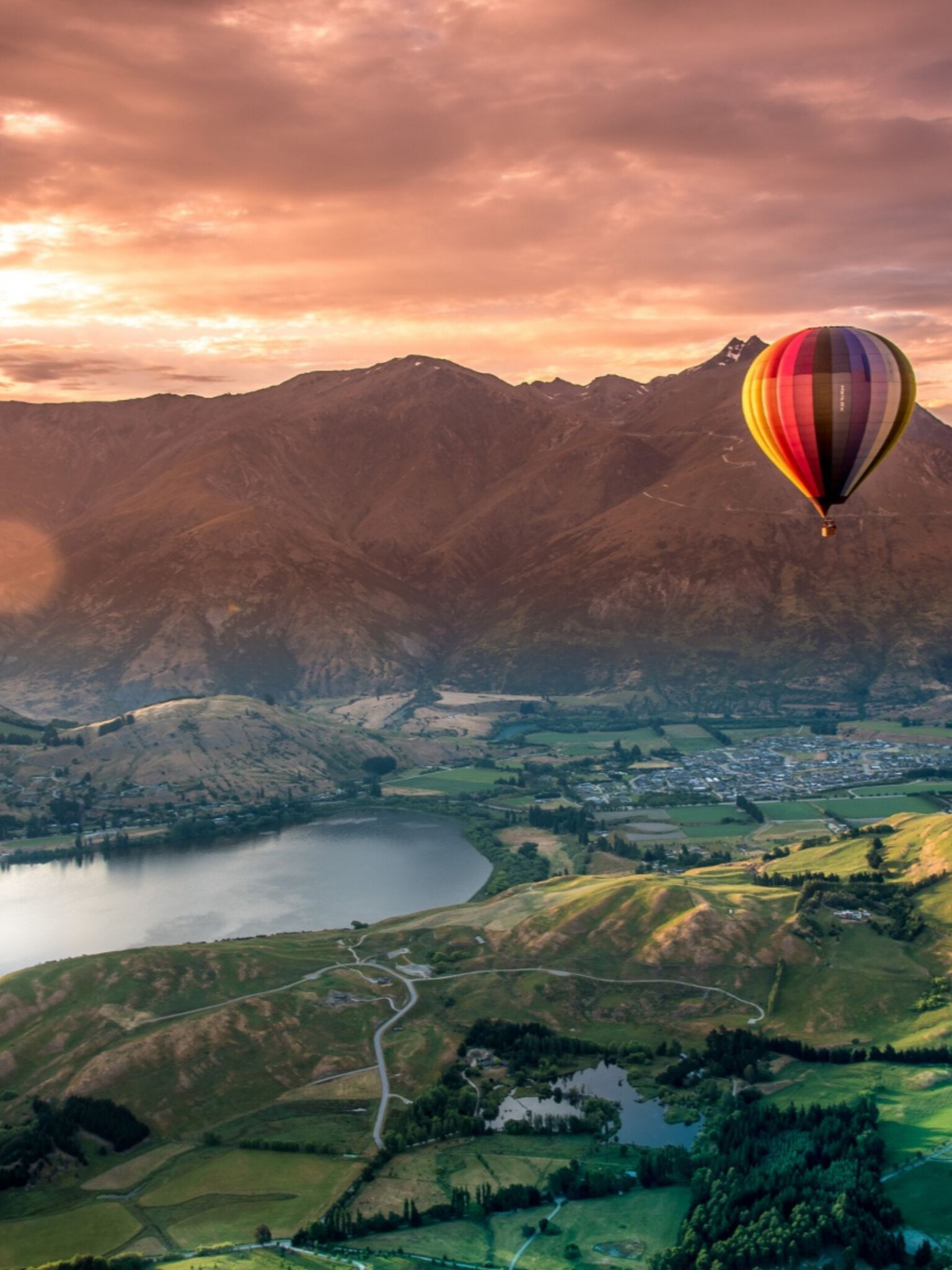 New Zealand: Queenstown, The least corrupt nation in the world (tied with Denmark). 1540x2050 HD Background.