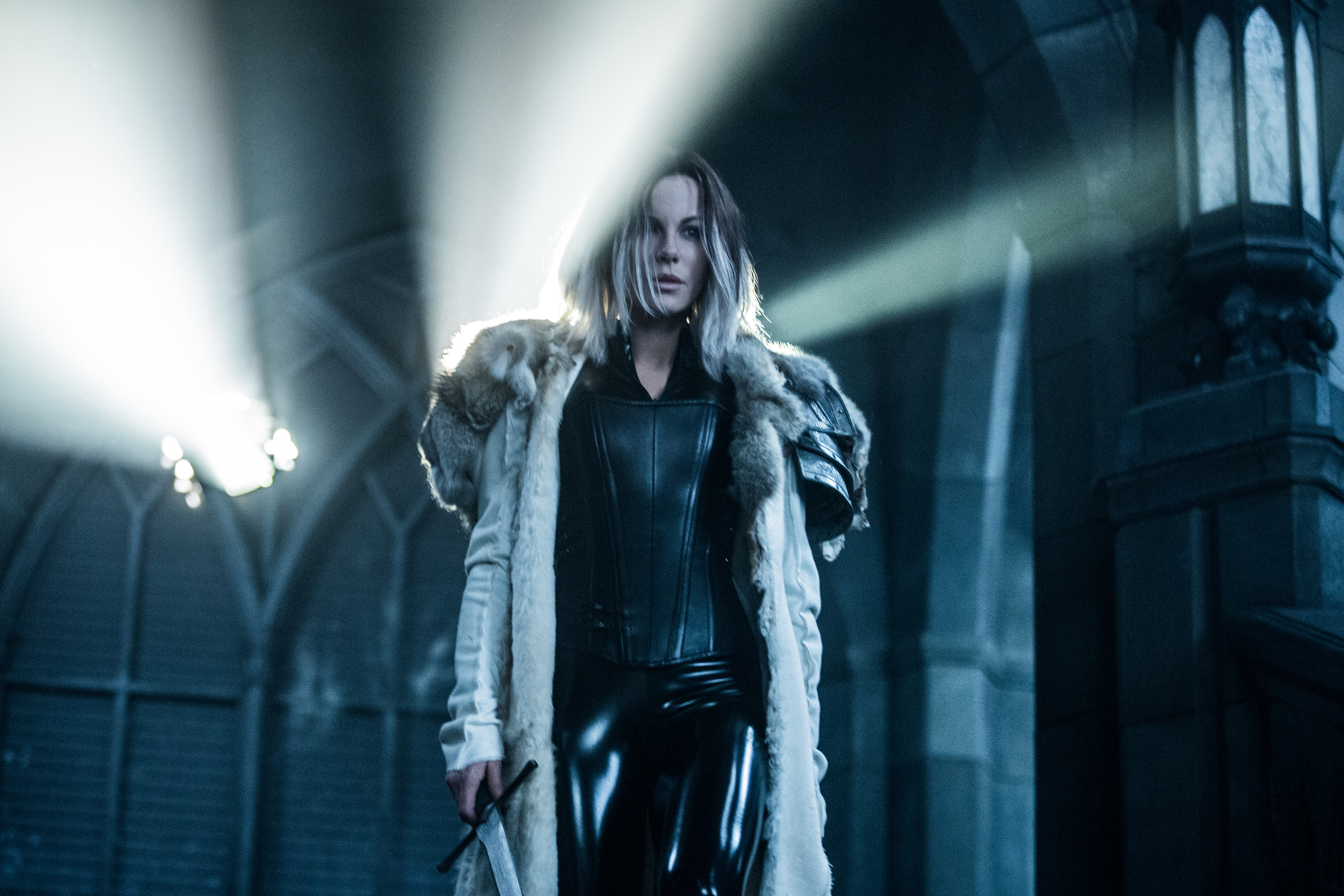 Selene (Underworld): Kate Beckinsale, Cameo role in Rise Of The Lycans. 3000x2000 HD Background.
