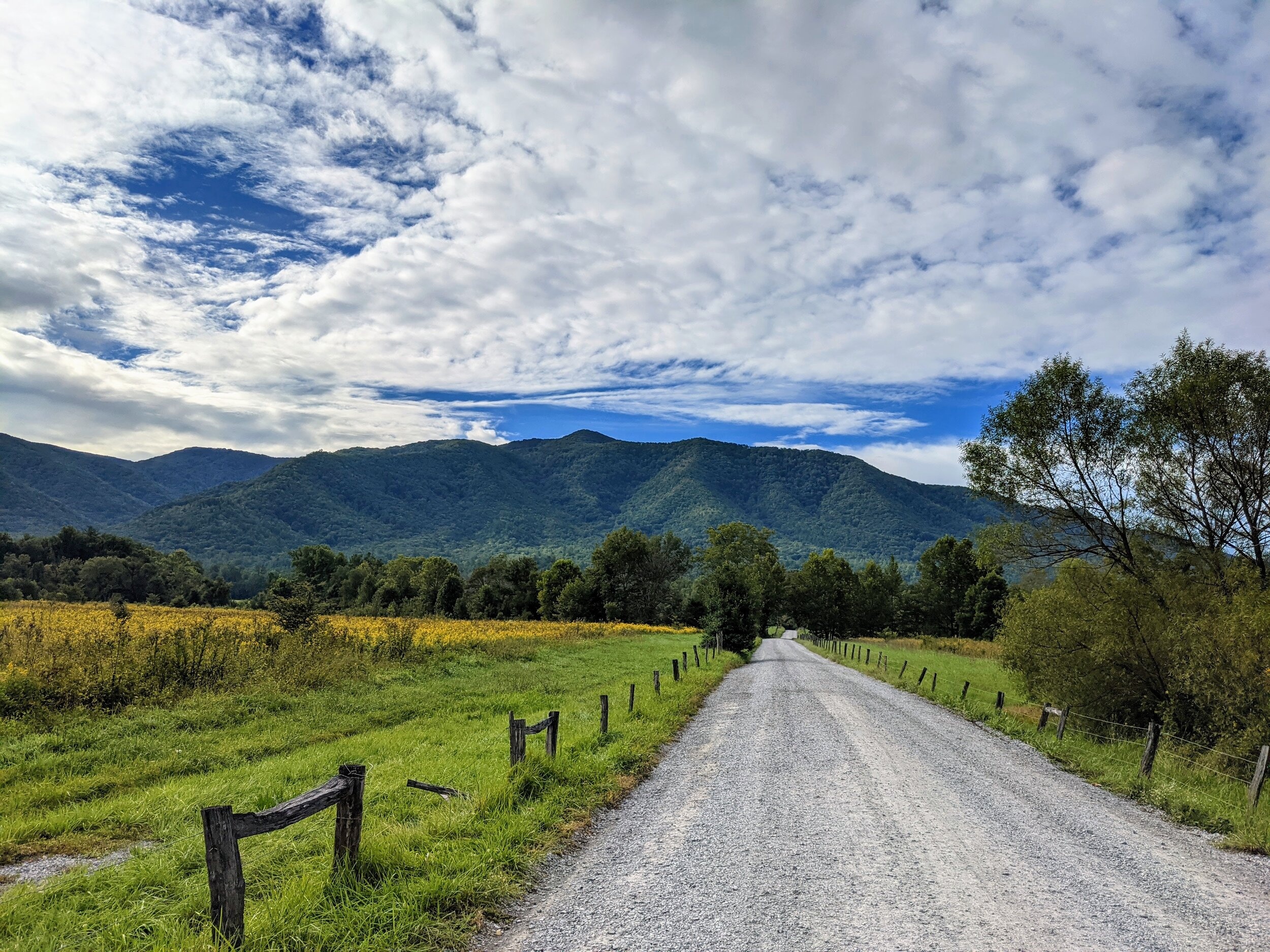 Cades Cove Campground, Great Smoky Mountains, Simply awesome trips, Outdoor adventure, 2500x1880 HD Desktop