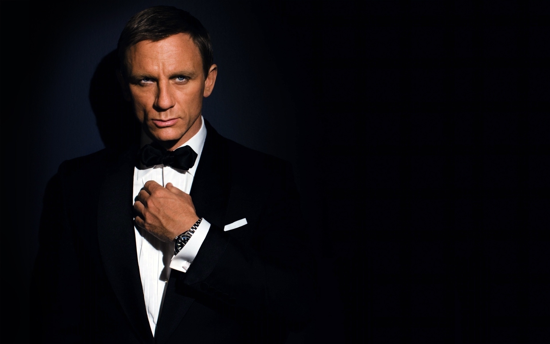 Daniel Craig: The longest-running James Bond, Famous role. 1920x1200 HD Background.