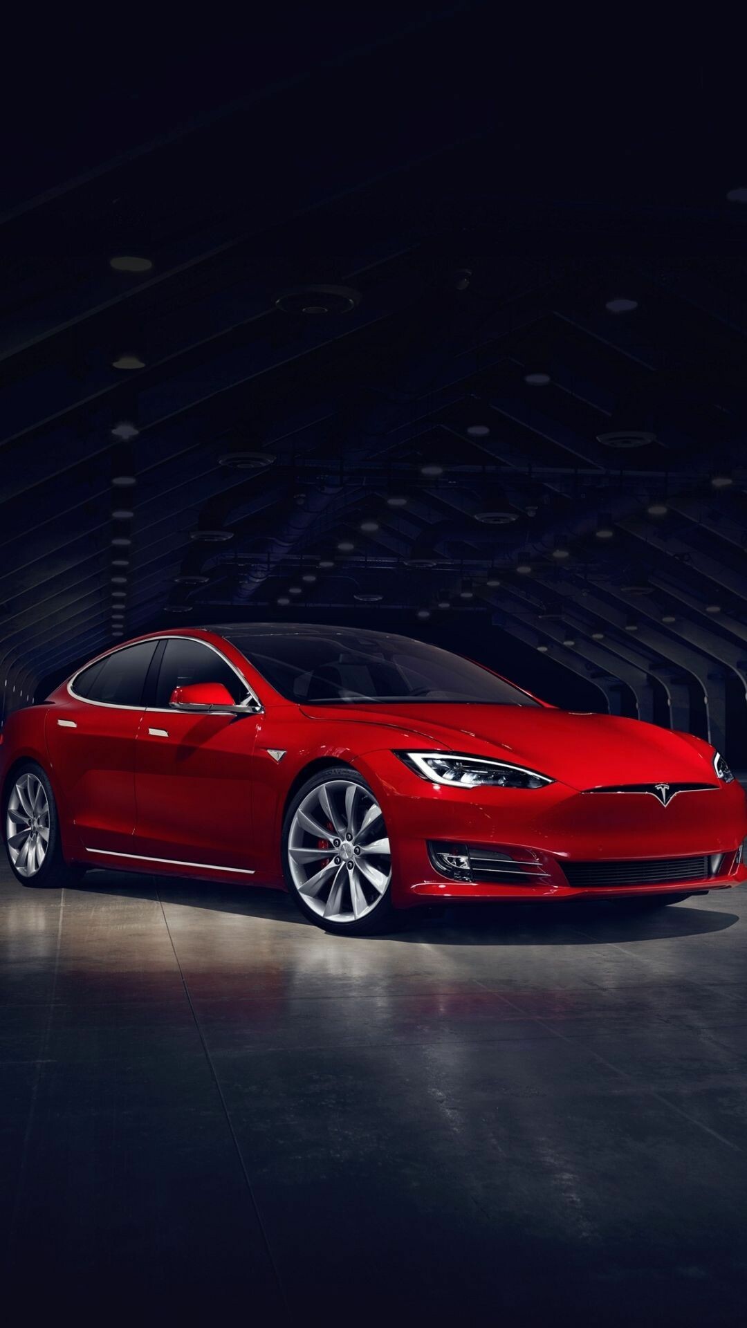 Tesla Model S: An all-electric executive saloon that combines amazing performance with zero tailpipe emissions. 1080x1920 Full HD Background.