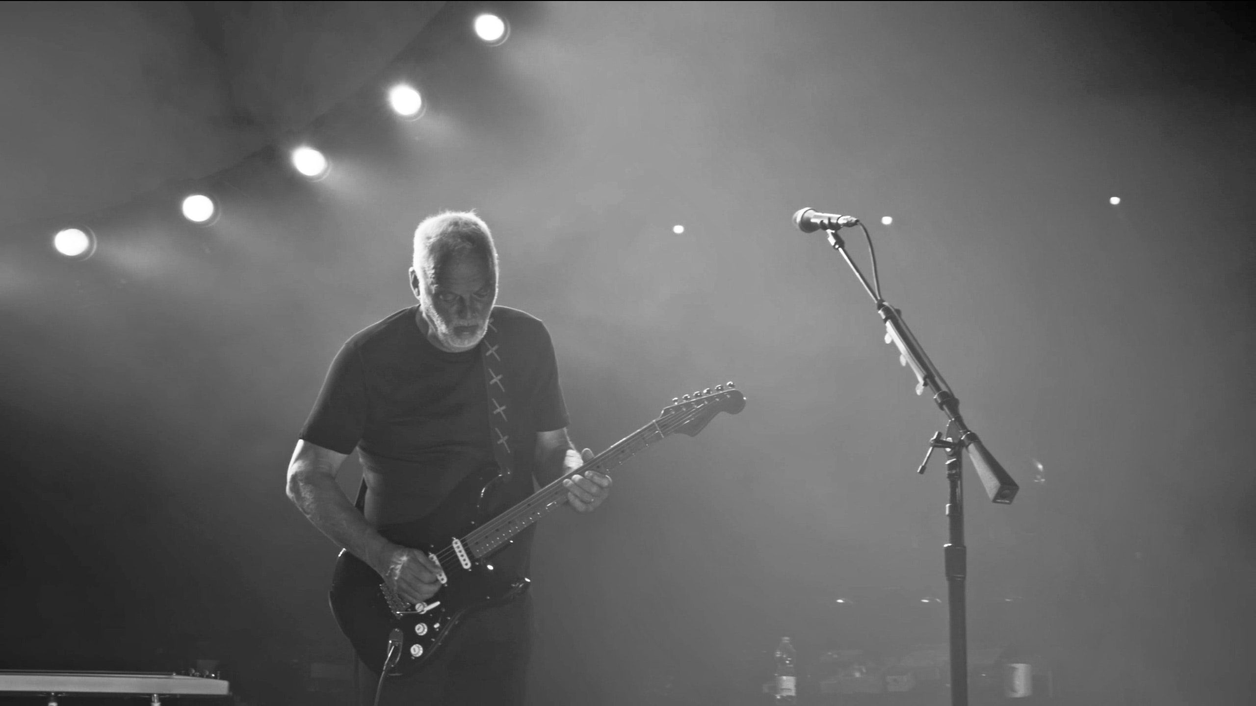 David Gilmour, Music legend, Guitar virtuoso, Influential artist, 2560x1440 HD Desktop