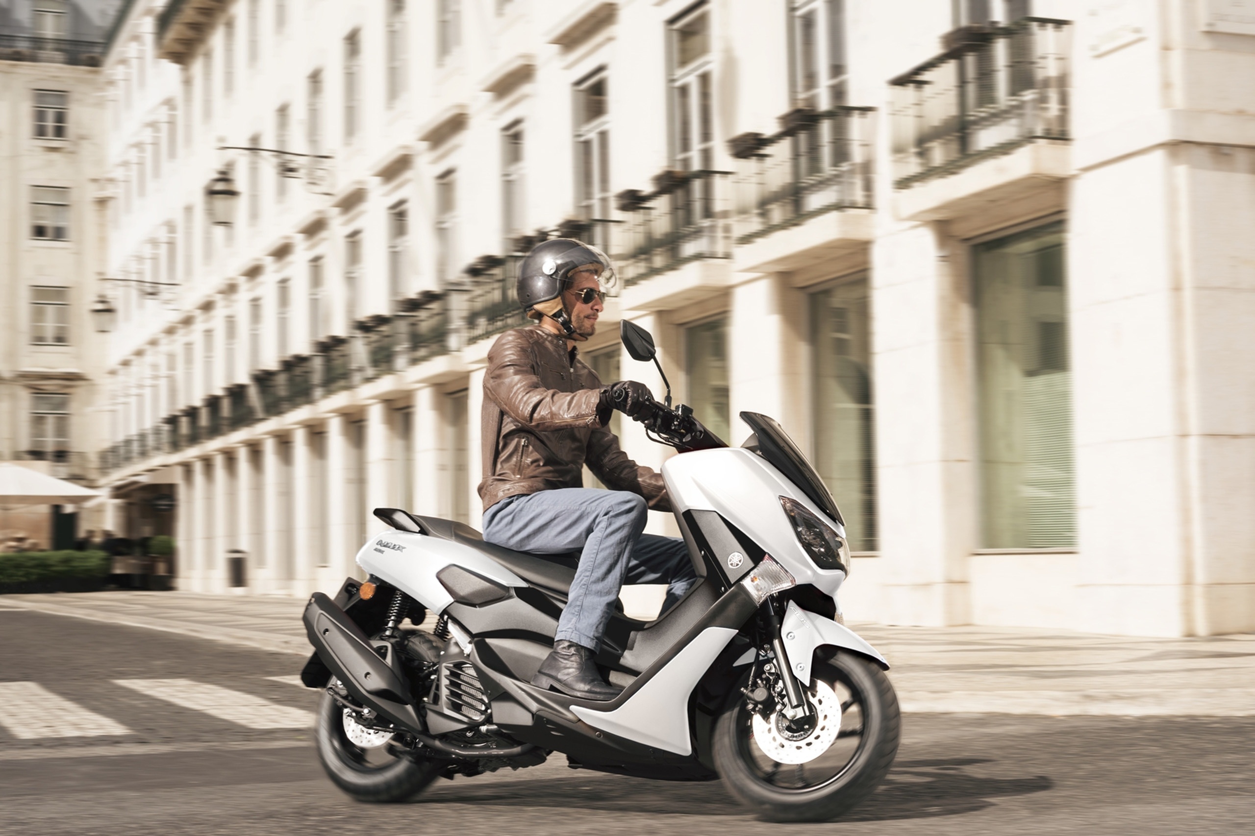 Yamaha NMax 150, Reliable scooter choice, Fuel-efficient performance, Comfortable ride, 2560x1710 HD Desktop