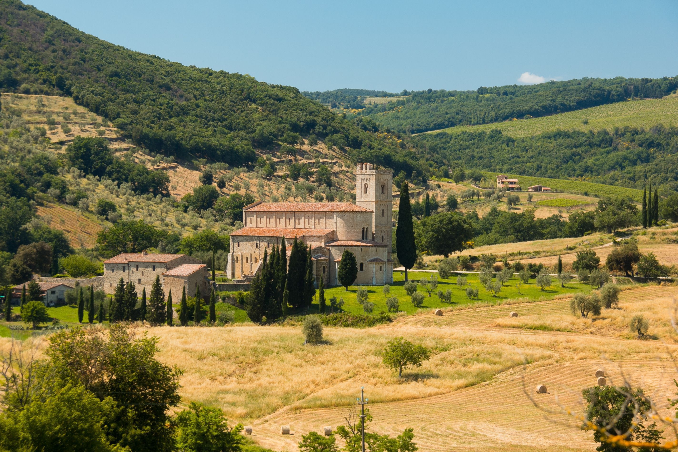 Tuscany desktop background, Tuscany's allure, Captivating scenery, Serene beauty, 2850x1900 HD Desktop