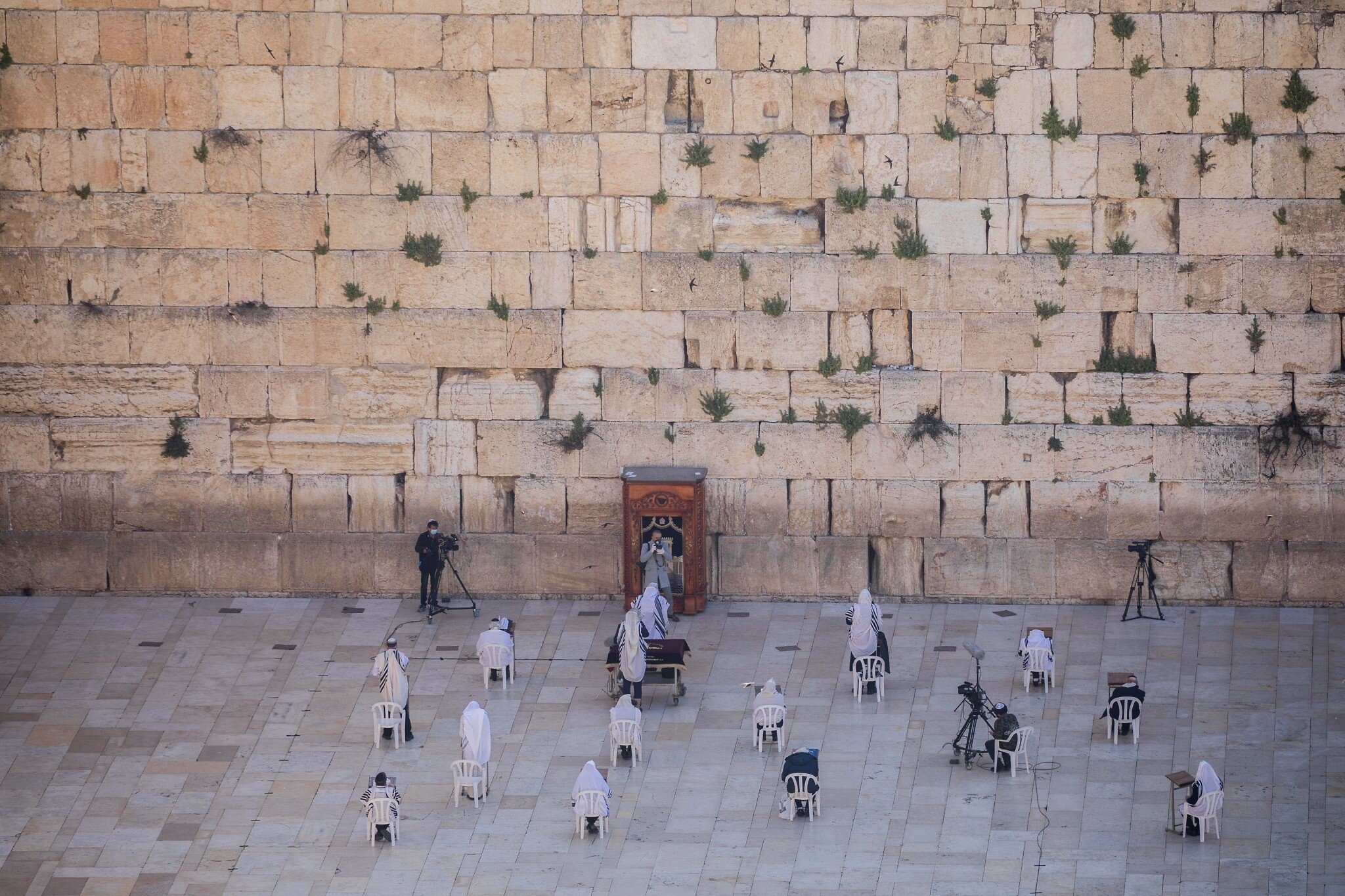 Western Wall, Priestly blessing event, Ten worshipers, The Times of Israel, 2050x1370 HD Desktop