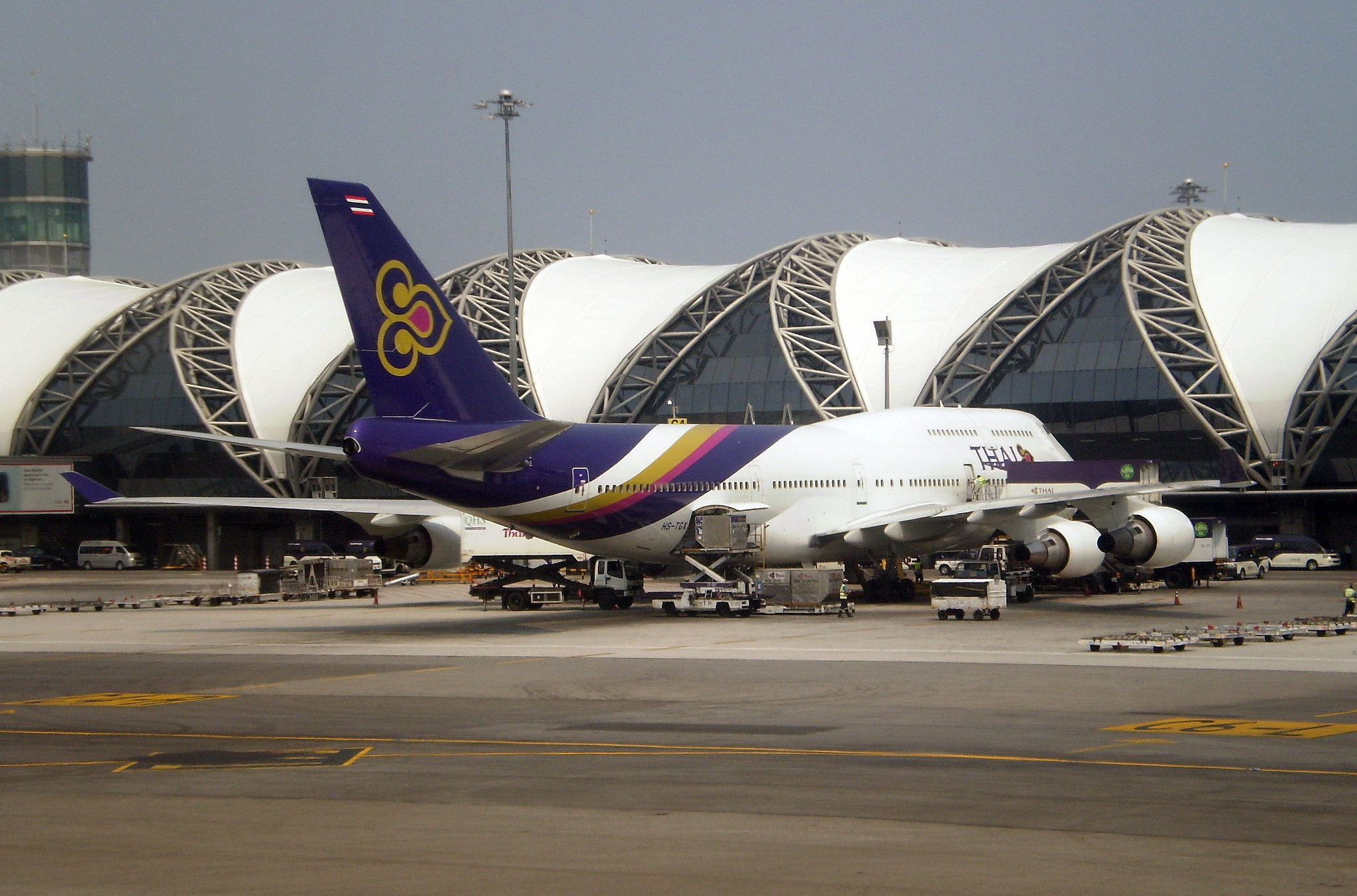 Suvarnabhumi Airport, Bangkok's gateway, Architectural marvel, Travel wonder, 2050x1360 HD Desktop