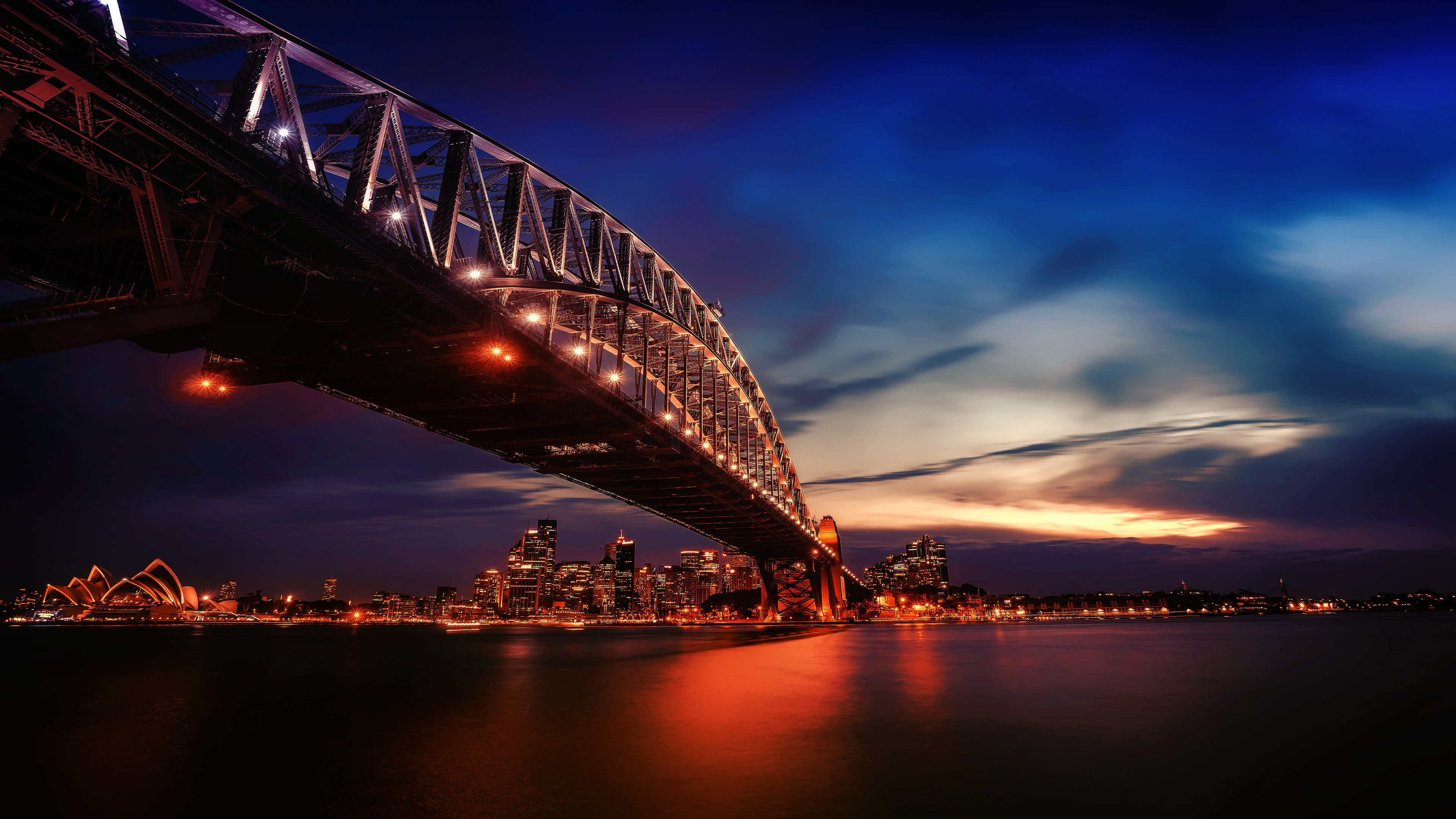 Lichter der Stadt leuchten auf der Sydney Harbour Bridge, 3840x2160 4K Desktop