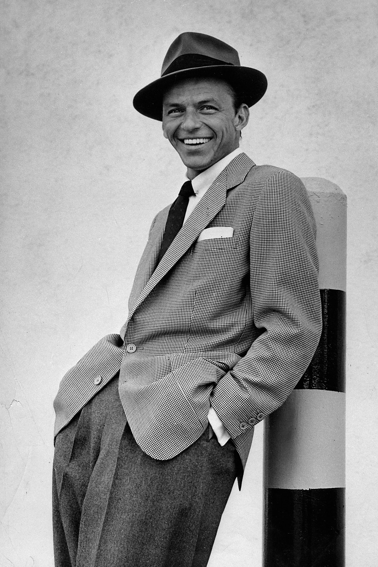 Frank Sinatra, Rcolorization, Tribute to a legend, 1280x1920 HD Phone